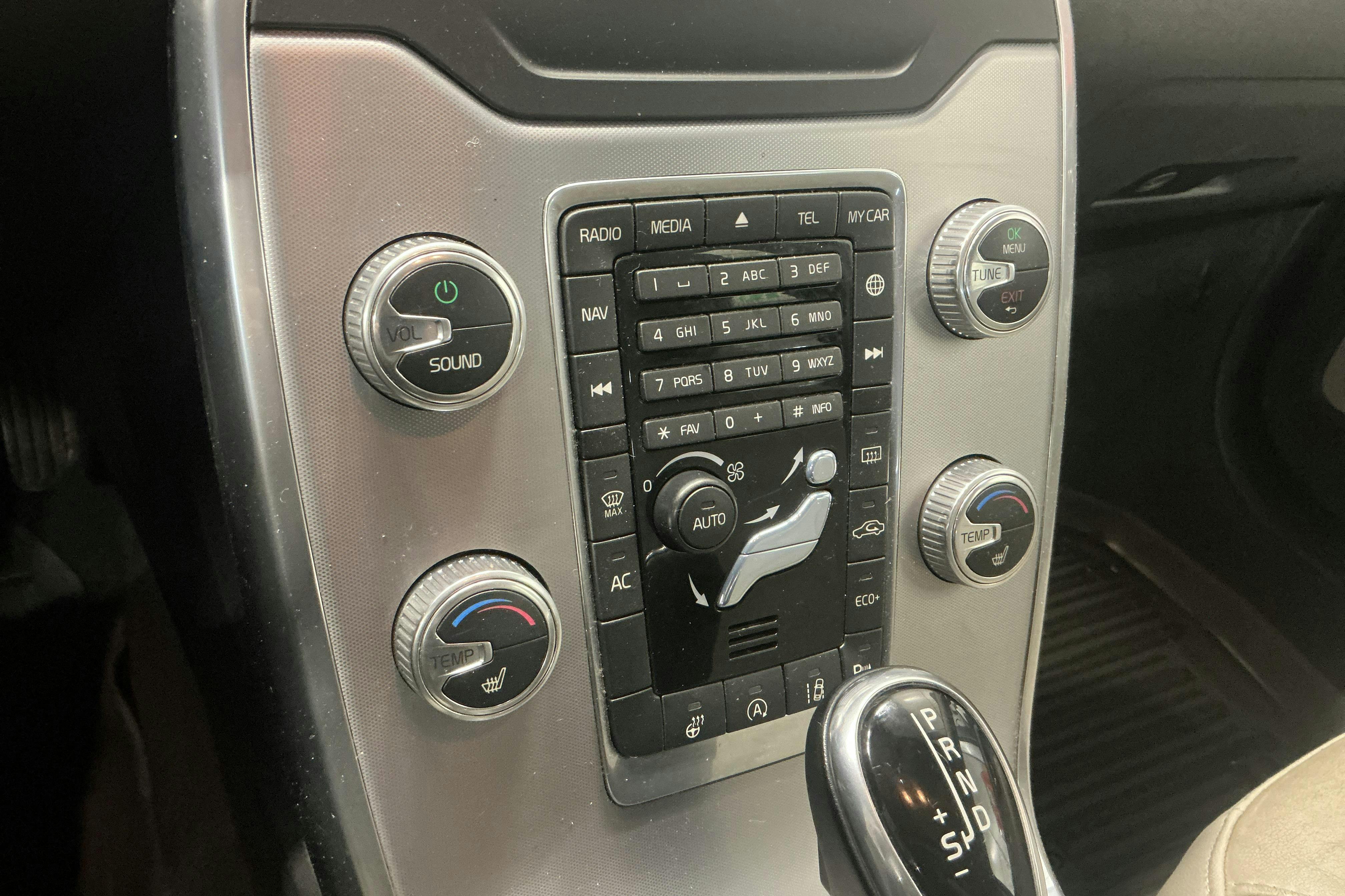 Presentationsfoto 15 av 15: Volvo V70 II D4 (181hk) - 18 031 mil - Automat - grå - 2015