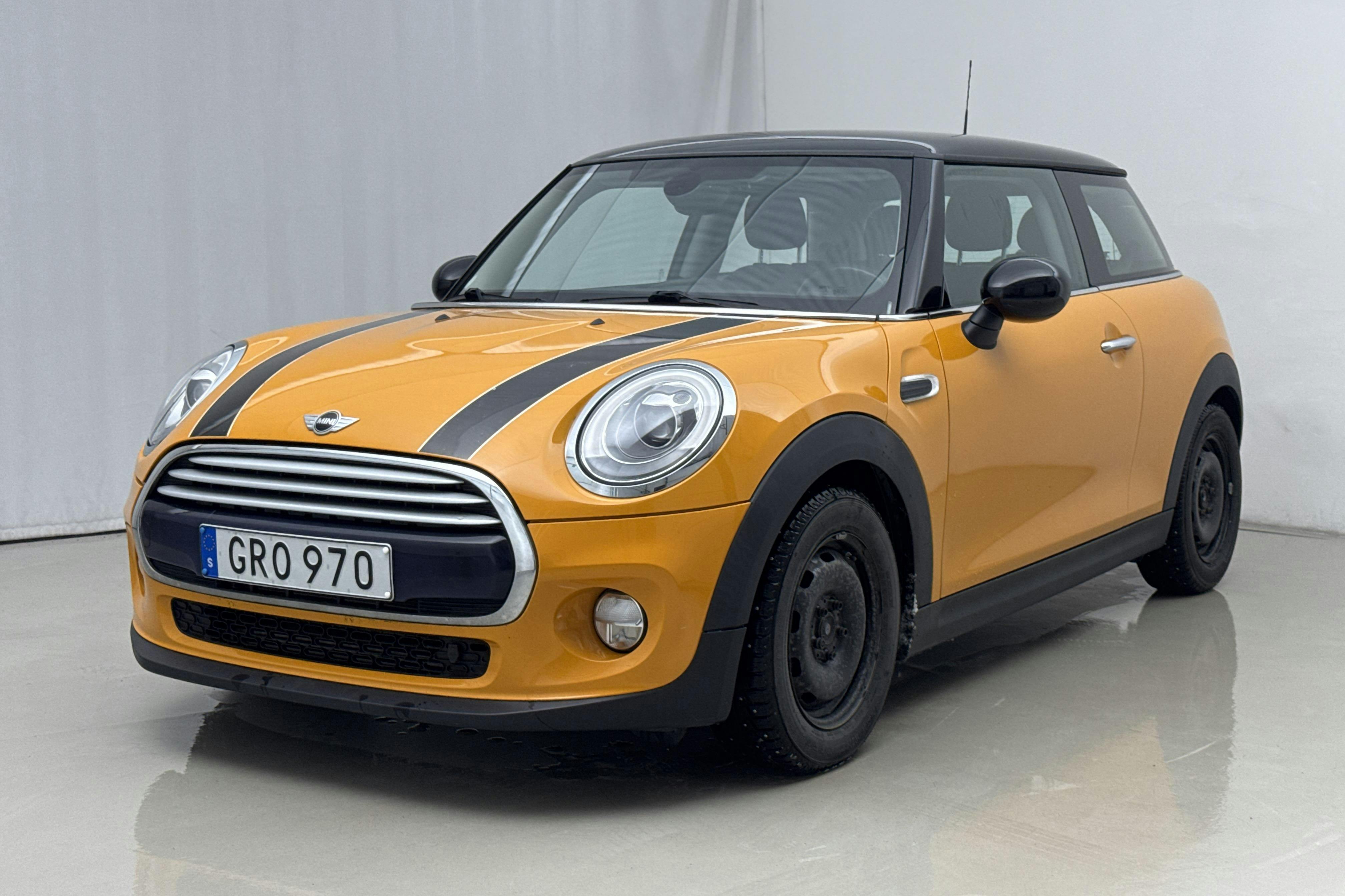 Präsentationsfoto 1 von 16: MINI Cooper 3dr (136hk) - 53 480 Kilometer - Verkaufsautomat - Orange Farbe - 2015