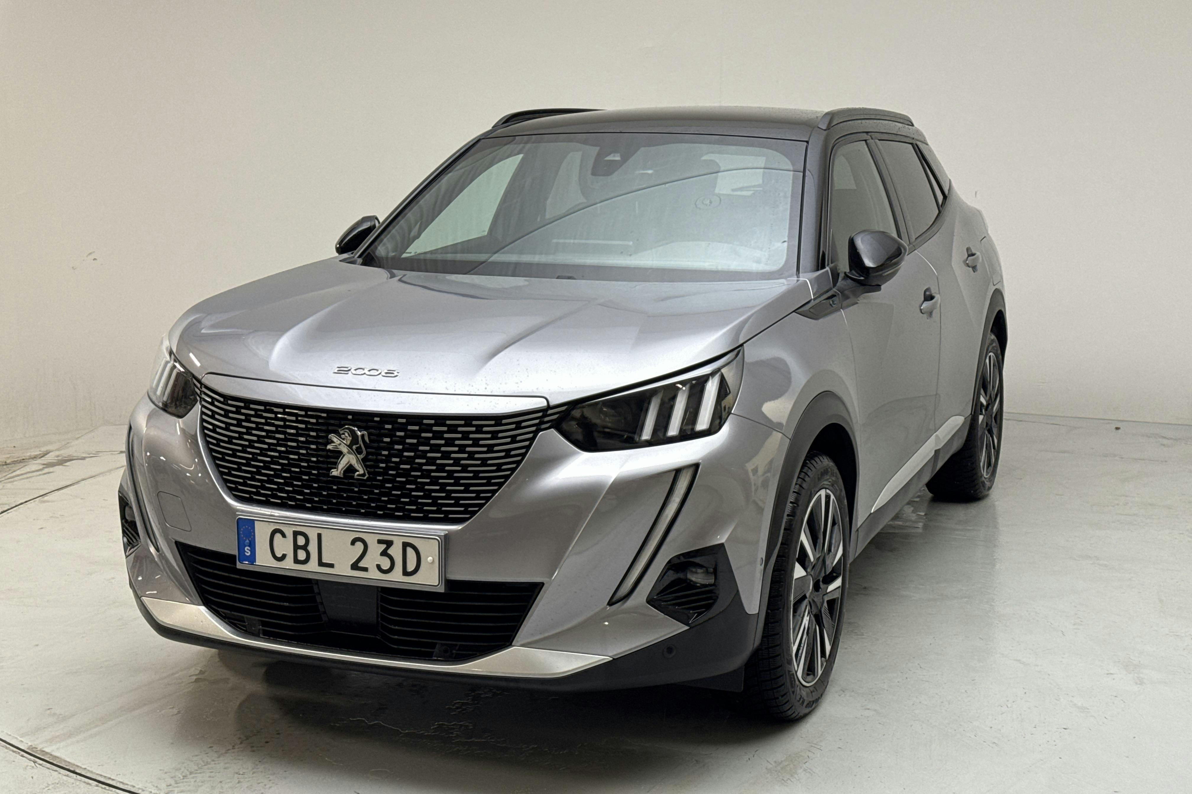 Presentation photo 1 of 16: Peugeot e-2008 50kWh (136hk) - 55 040 km - Automatic - gray - 2021