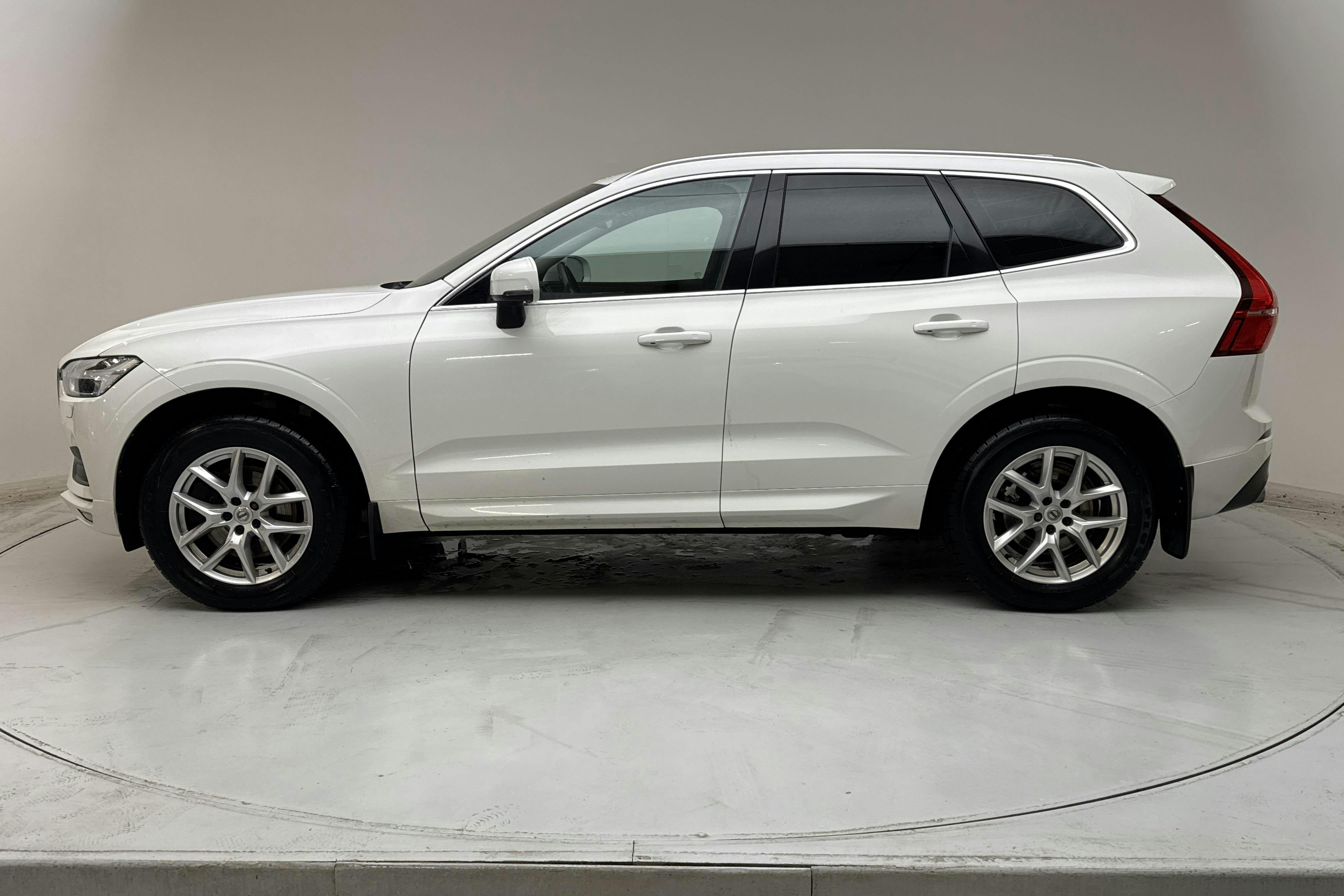 Präsentationsfoto 2 von 14: Volvo XC60 T5 2WD (254hk) - 116 610 Kilometer - Verkaufsautomat - Weiß - 2018