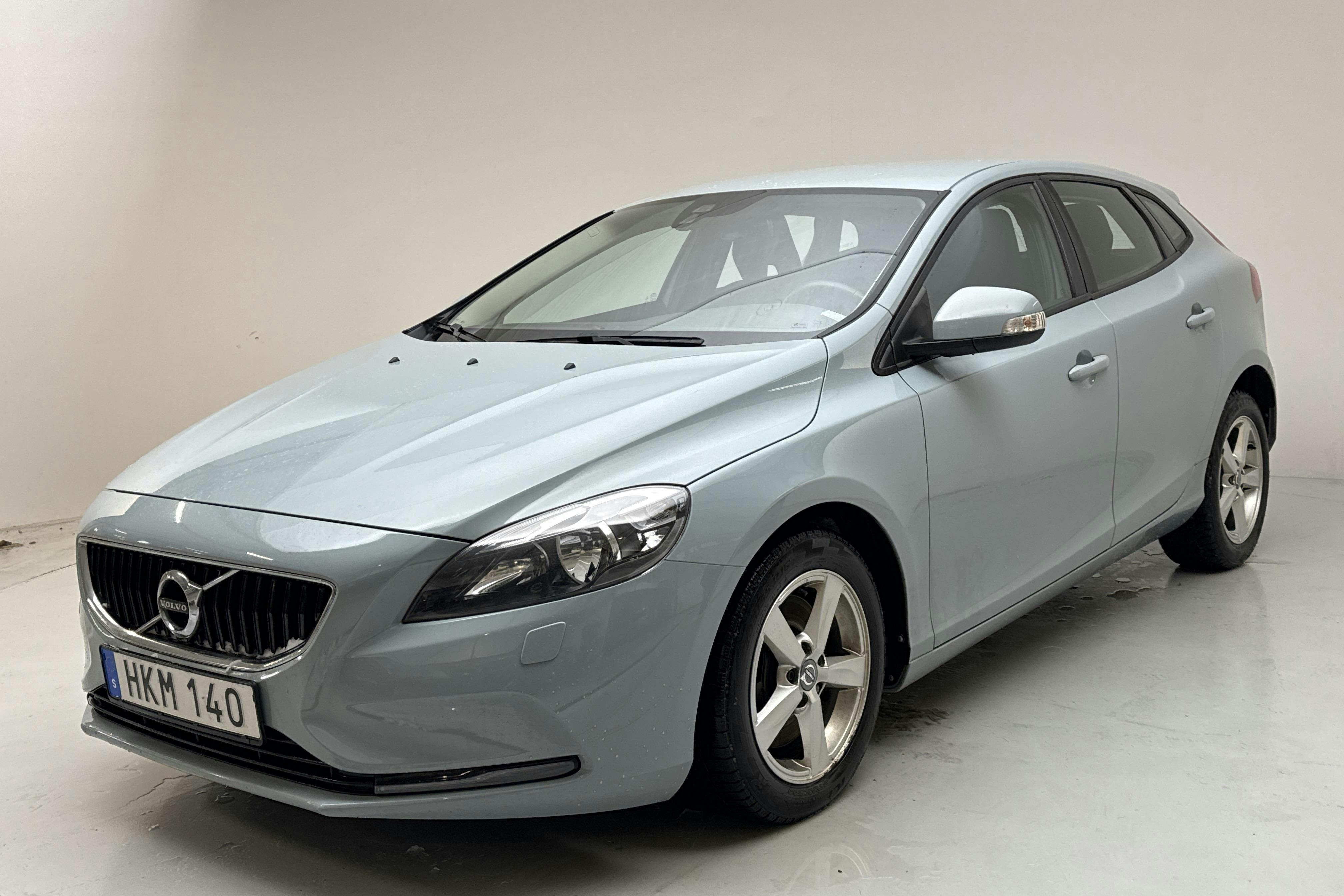 Presentation photo 1 of 13: Volvo V40 D2 (120hk) - 91 490 km - Automatic - Light Blue - 2017