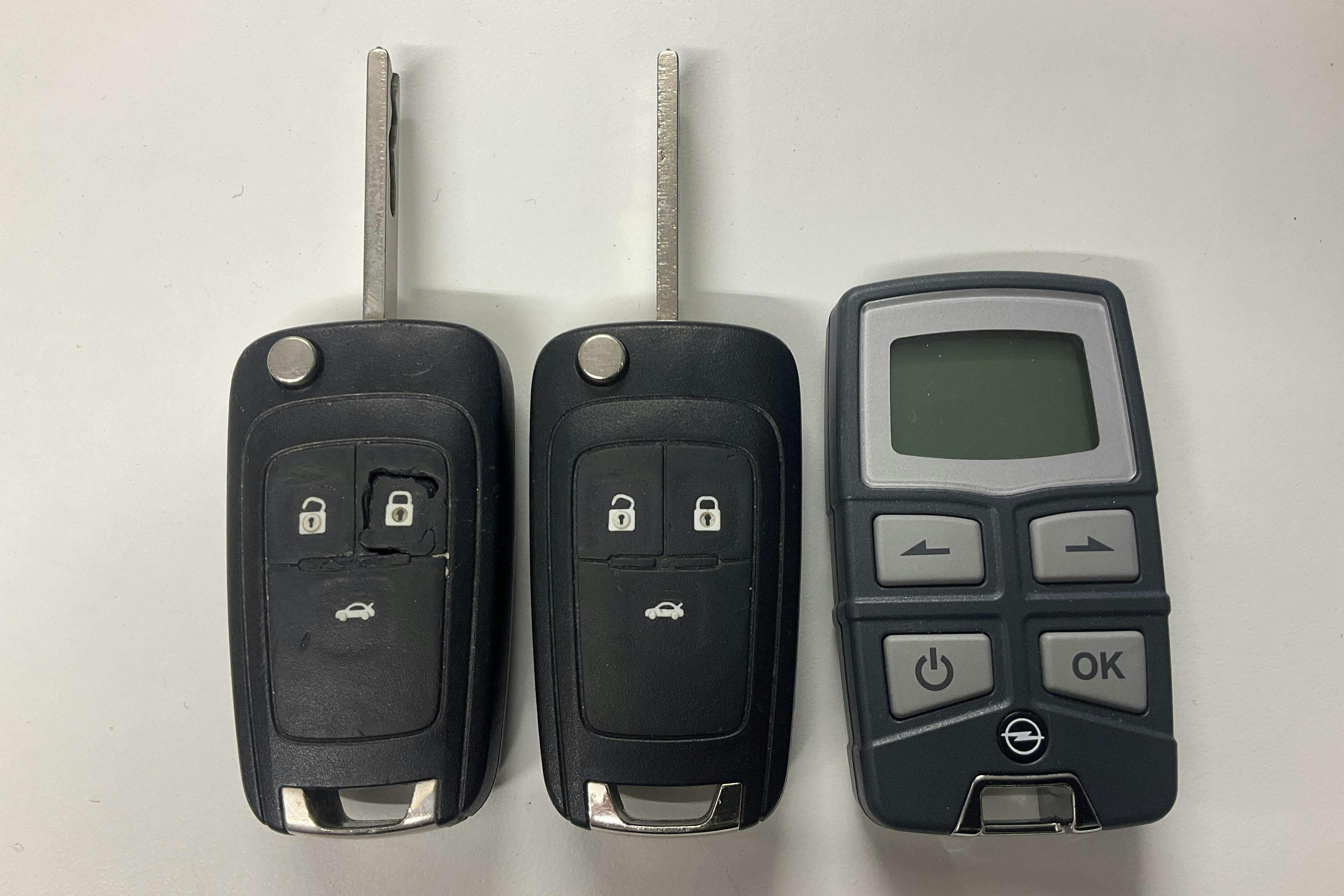 Præsentationsfoto 16 af 16: Opel Insignia 2.0 CDTI ECOTEC 4x4 Sports Tourer (170hk) - 99 360 kilometer - Salgsautomat - Sort - 2016