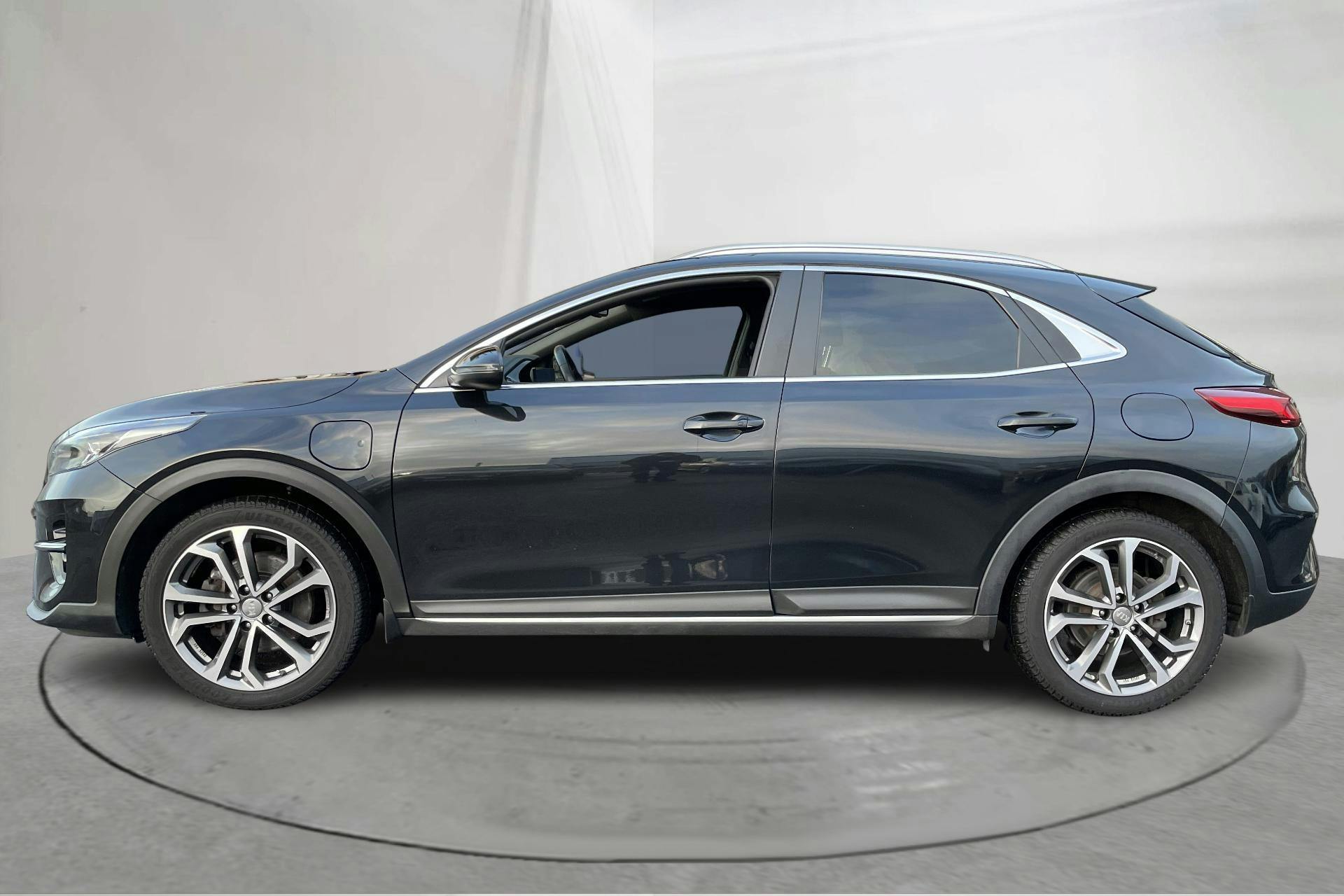 Presentation photo 2 of 18: KIA XCeed 1.6 Plug-in Hybrid 5dr (141hk) - 97 160 km - Automatic - black - 2021