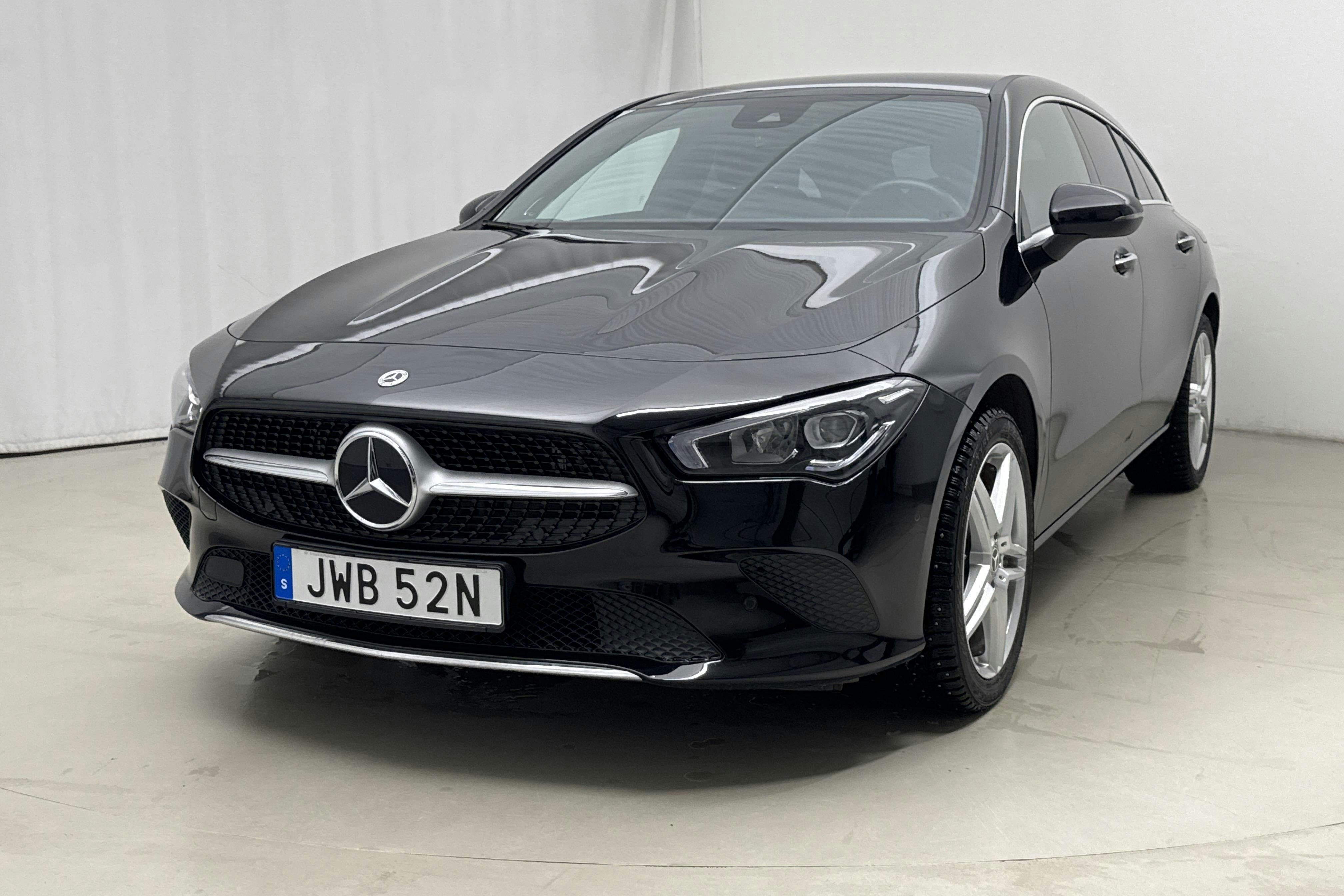 Presentationsfoto 1 av 19: Mercedes CLA 250 e Shooting Brake X118 (218hk) - 2 528 mil - Automat - svart - 2023