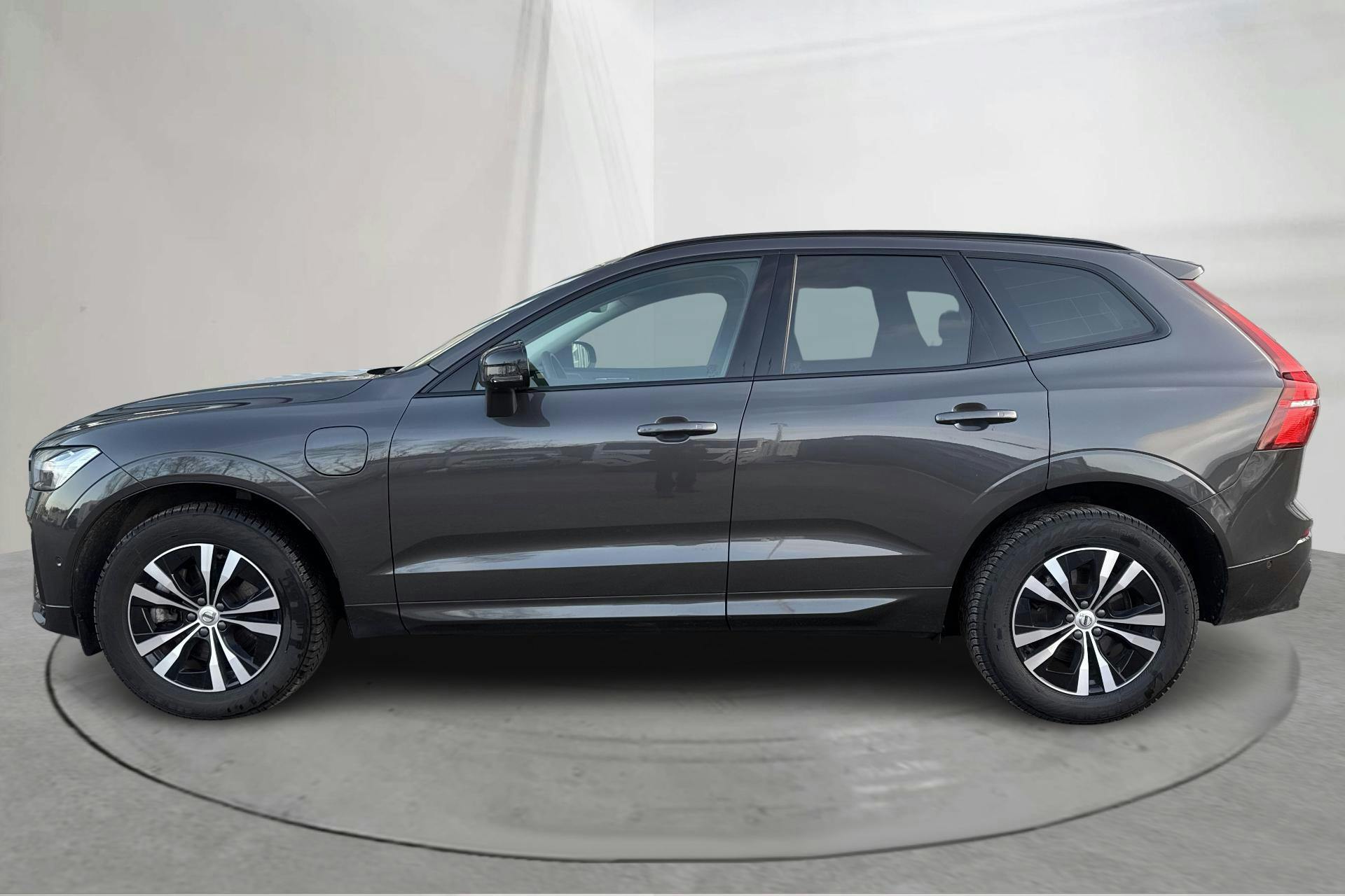 Presentationsfoto 2 av 24: Volvo XC60 T6 AWD Recharge (350hk) - 6 964 mil - Automat - grå - 2024