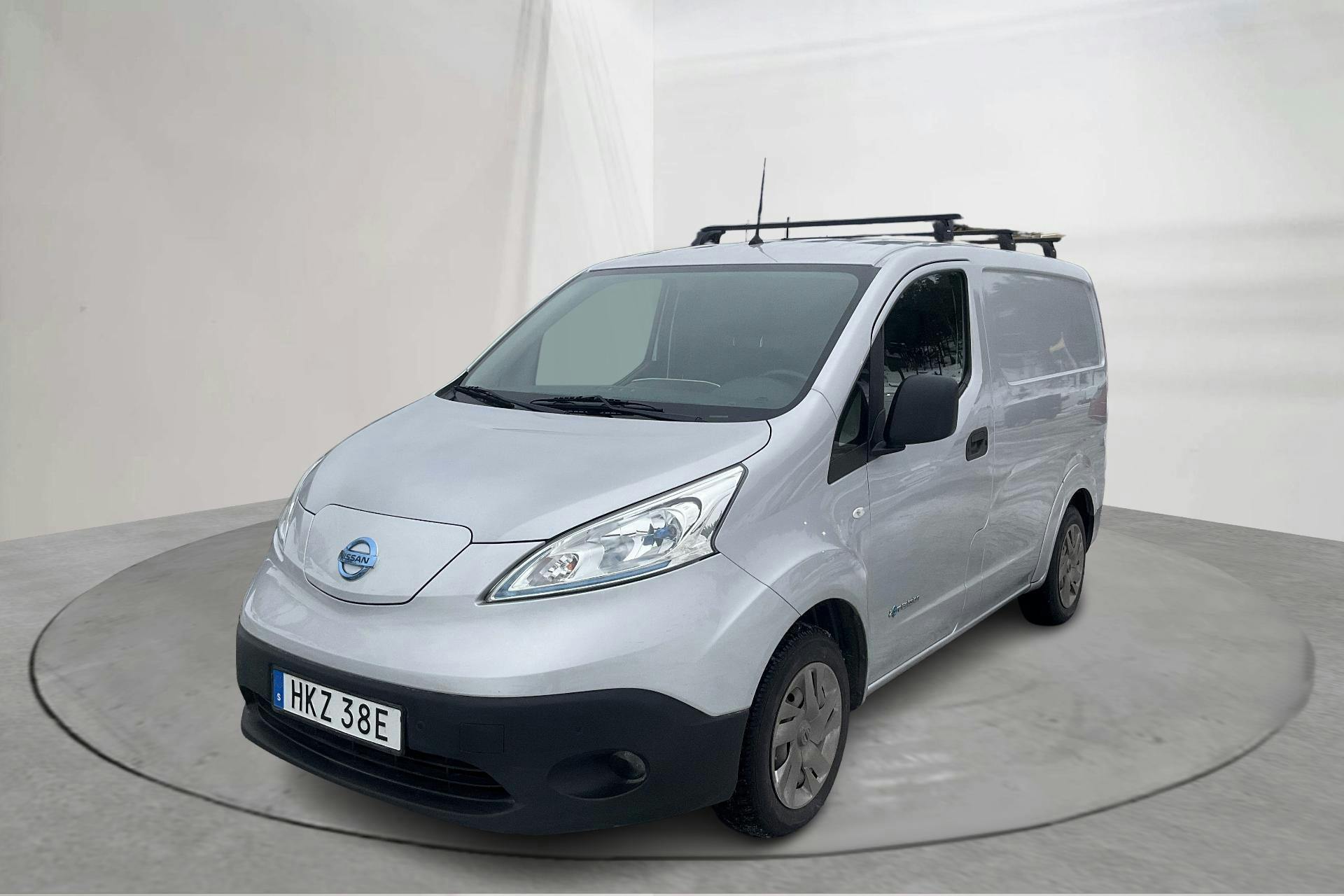 Zdjęcie prezentacyjne 1 z 15: Nissan e-NV200 40kWh (109hk) - 74 210 km - Automatyczna - srebro - 2019