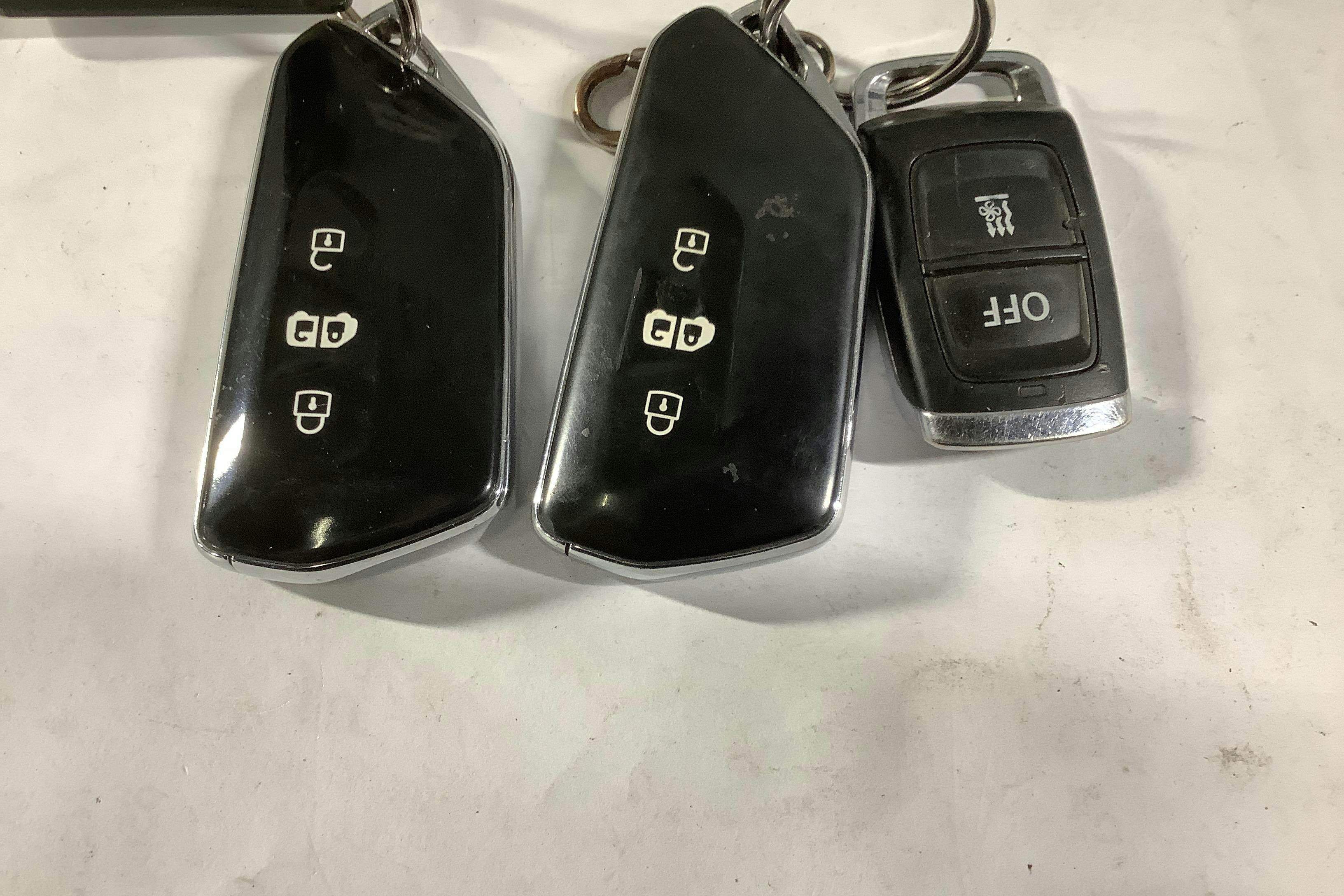 Presentationsfoto 15 av 15: VW Caddy Cargo 2.0 TDI Skåp 4MOTION (122hk) - 22 260 mil - Manuell - grå - 2021