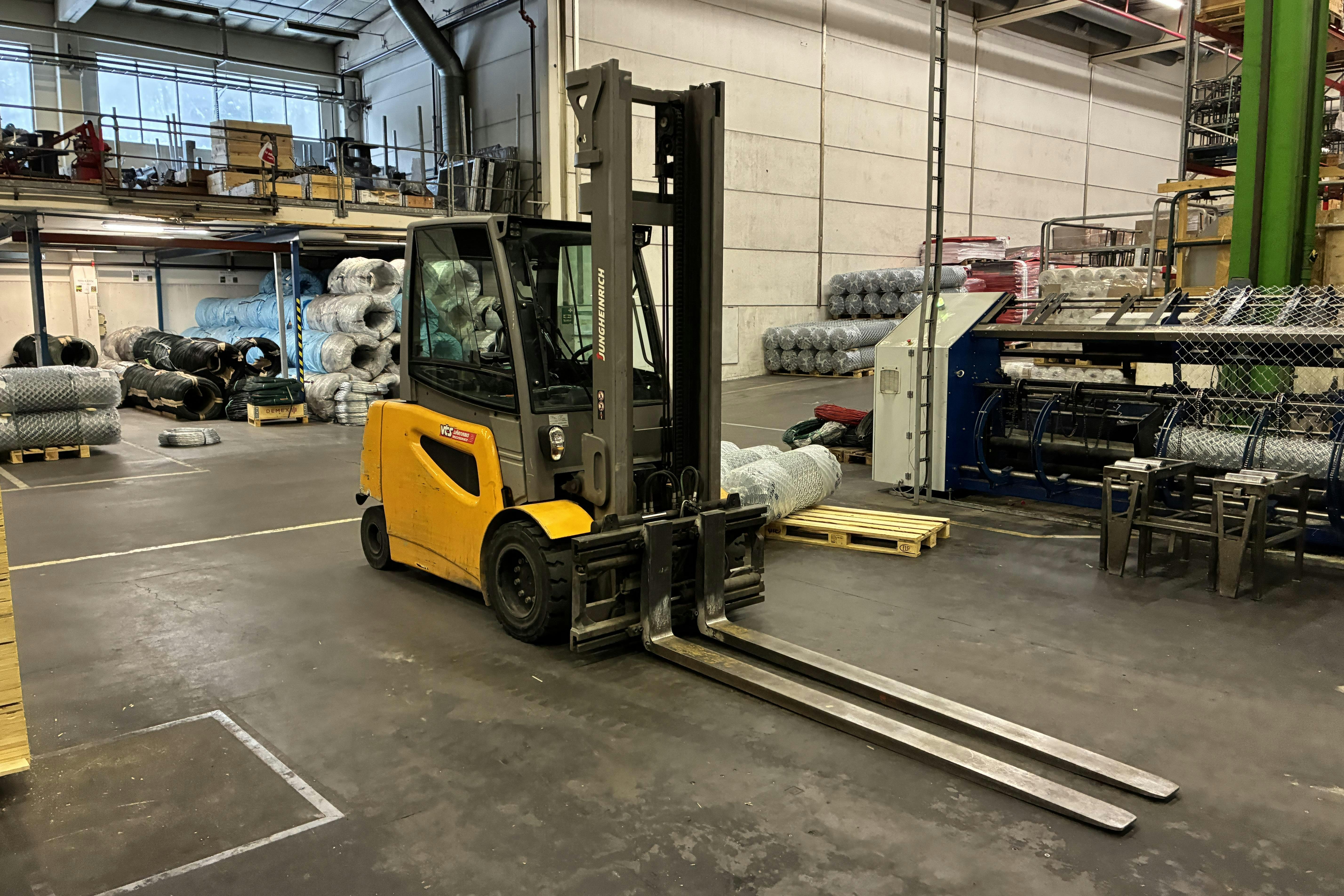 Presentationsfoto 2 av 33: Jungheinrich EFG 550s Truck - 0 km - 2017