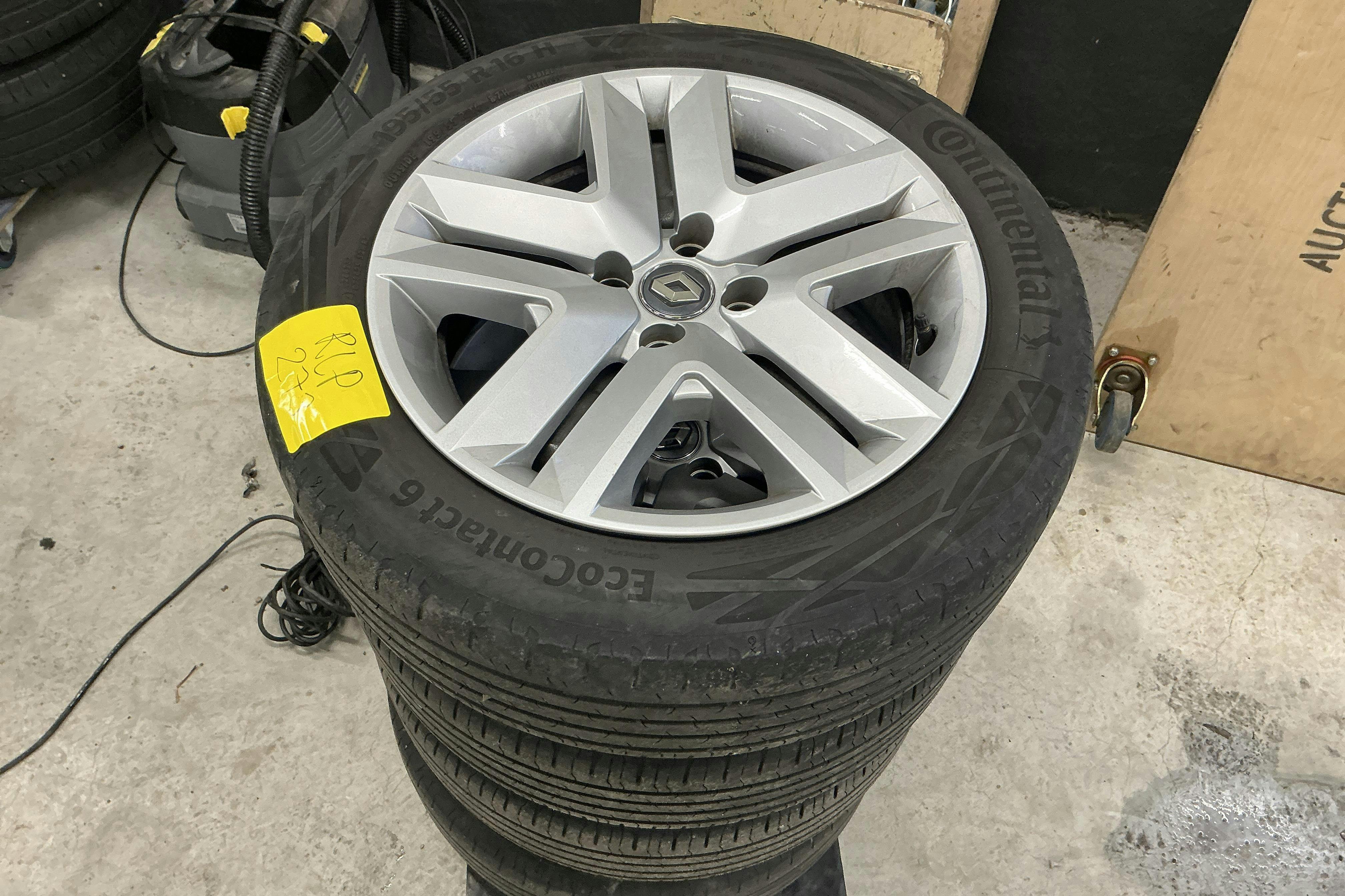 Esitlusfoto 13 aadressil 13: Renault Clio V 1.5 dCi 5dr (115hk) - 95 420 km - Käsitsi - valge - 2020