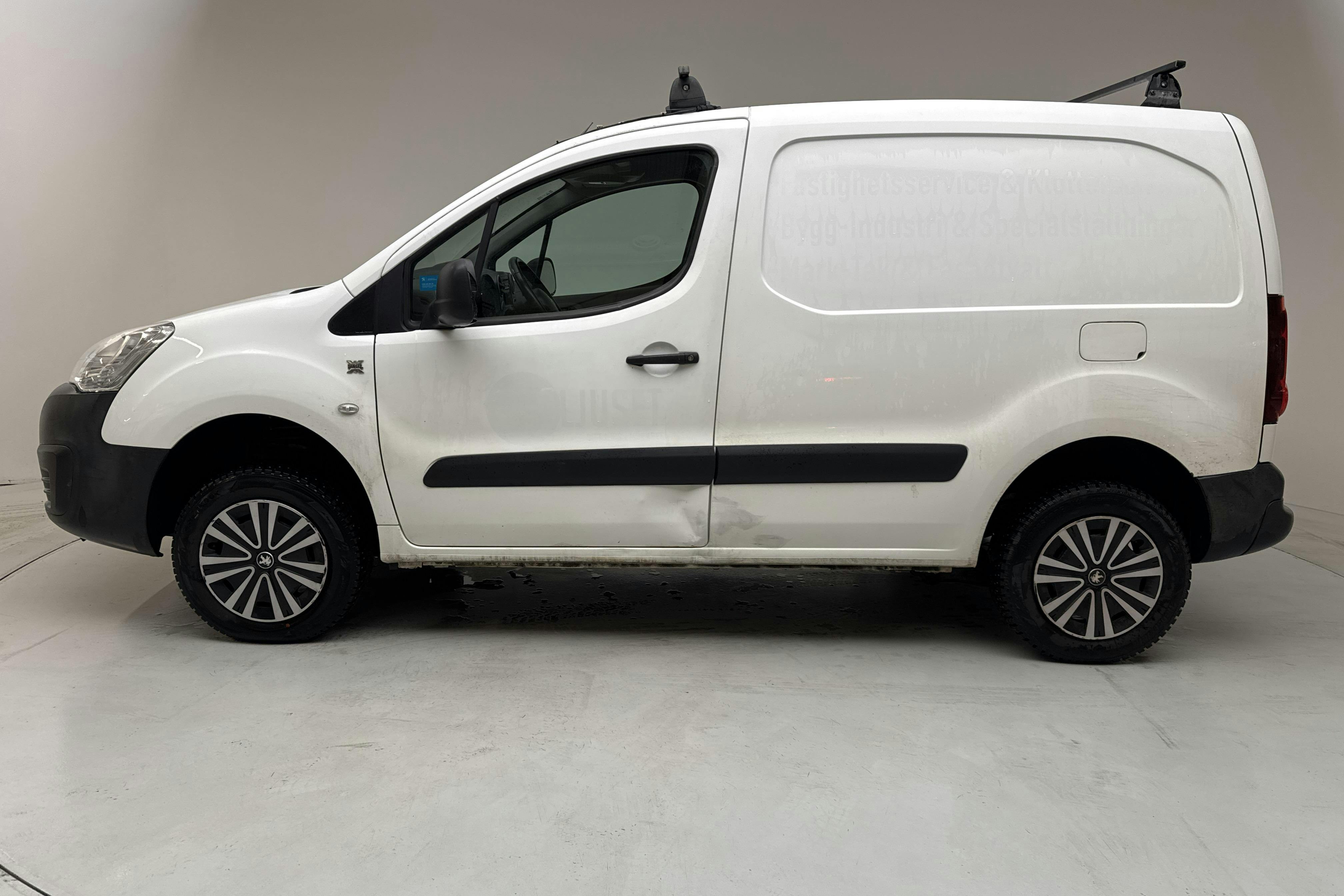 Præsentationsfoto 2 af 10: Peugeot Partner 1.6 BlueHDI 4X4 Skåp (100hk) - 225 240 kilometer - Manuel - Hvid - 2017