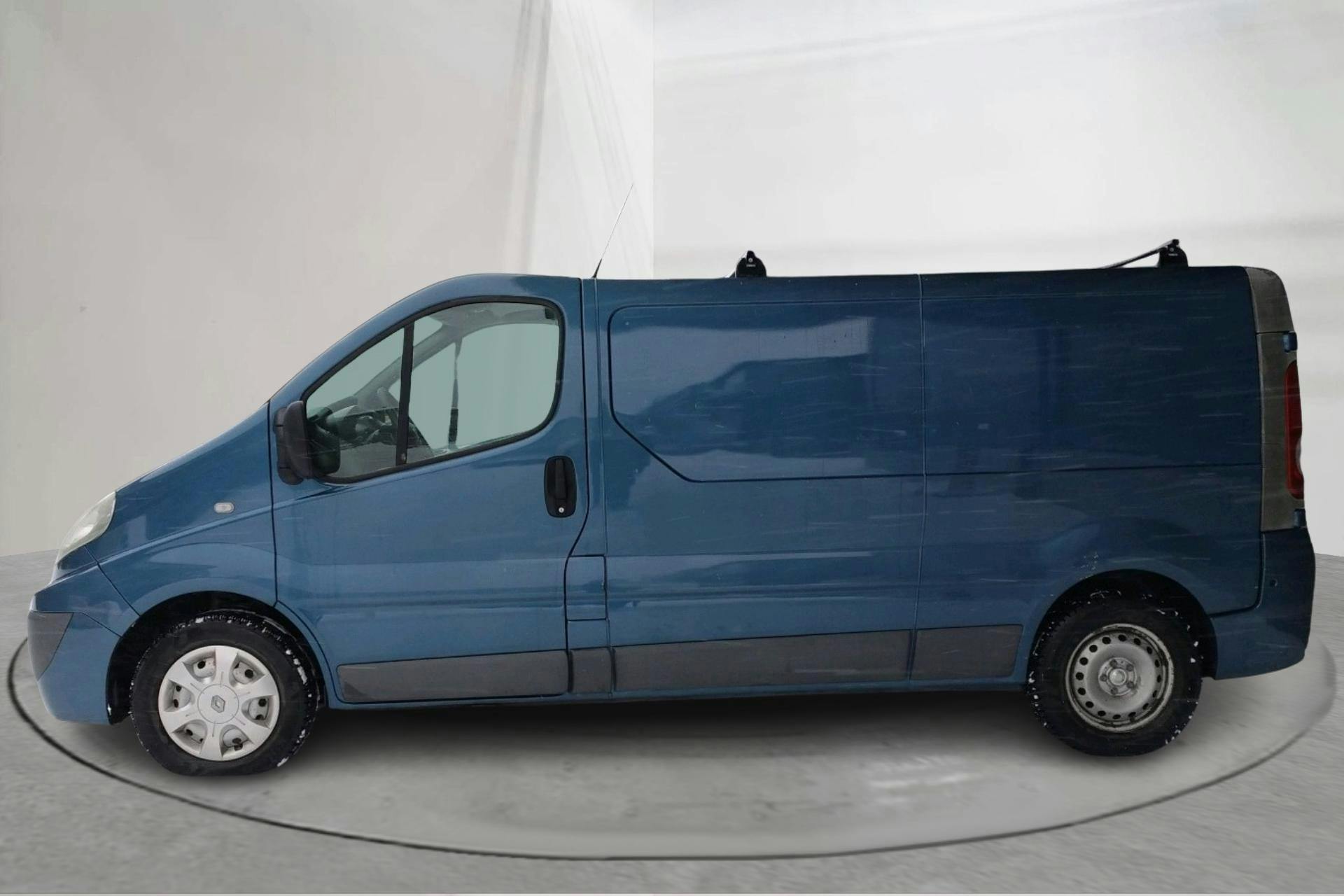 Zdjęcie prezentacyjne 2 z 13: Renault Trafic 2.0 dCi Skåp (115hk) - 104 530 km - Manualna - niebieski - 2012