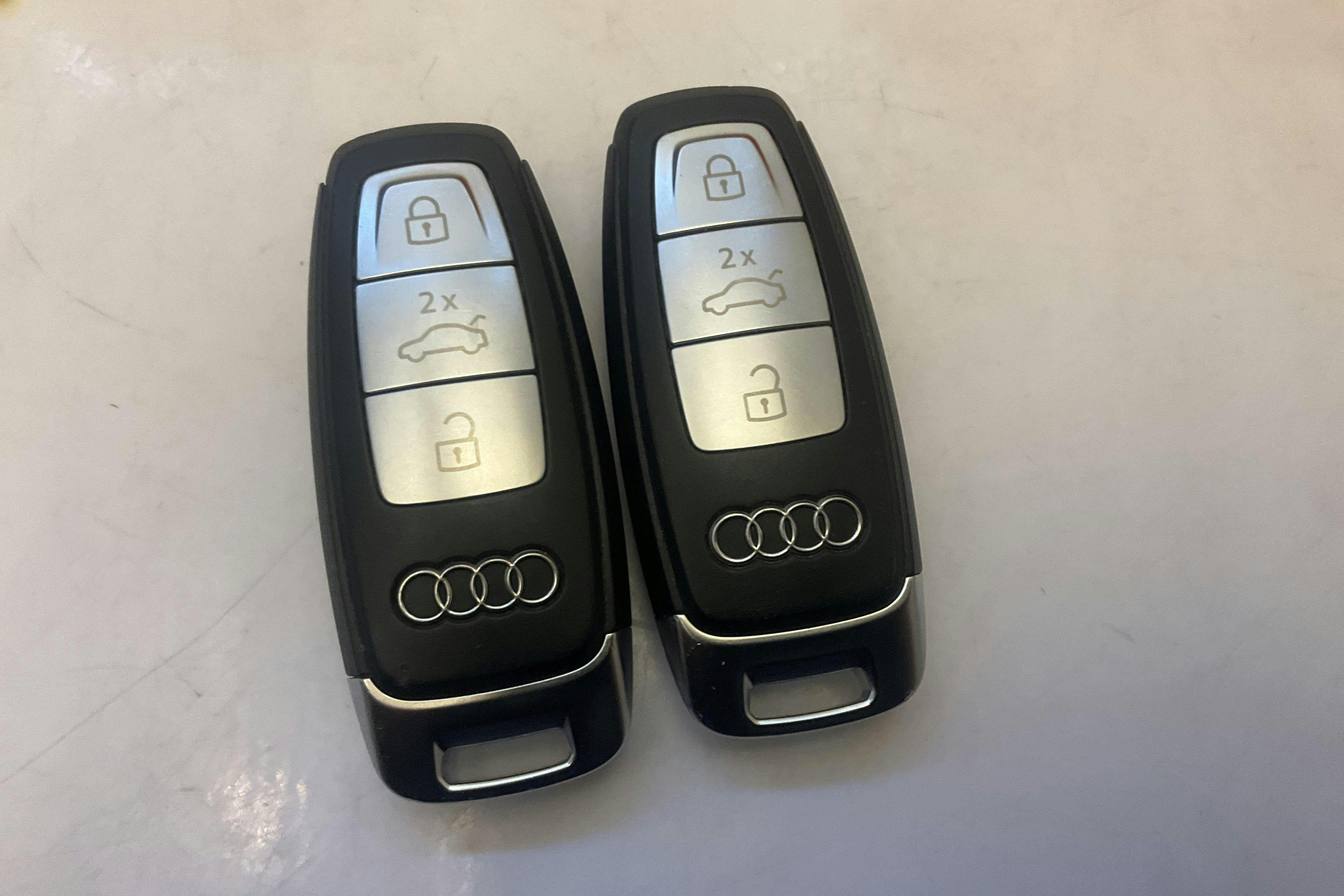 Presentation photo 16 of 16: Audi A6 Avant 55 TFSI e quattro (367hk) - 103 350 km - Automatic - gray - 2021