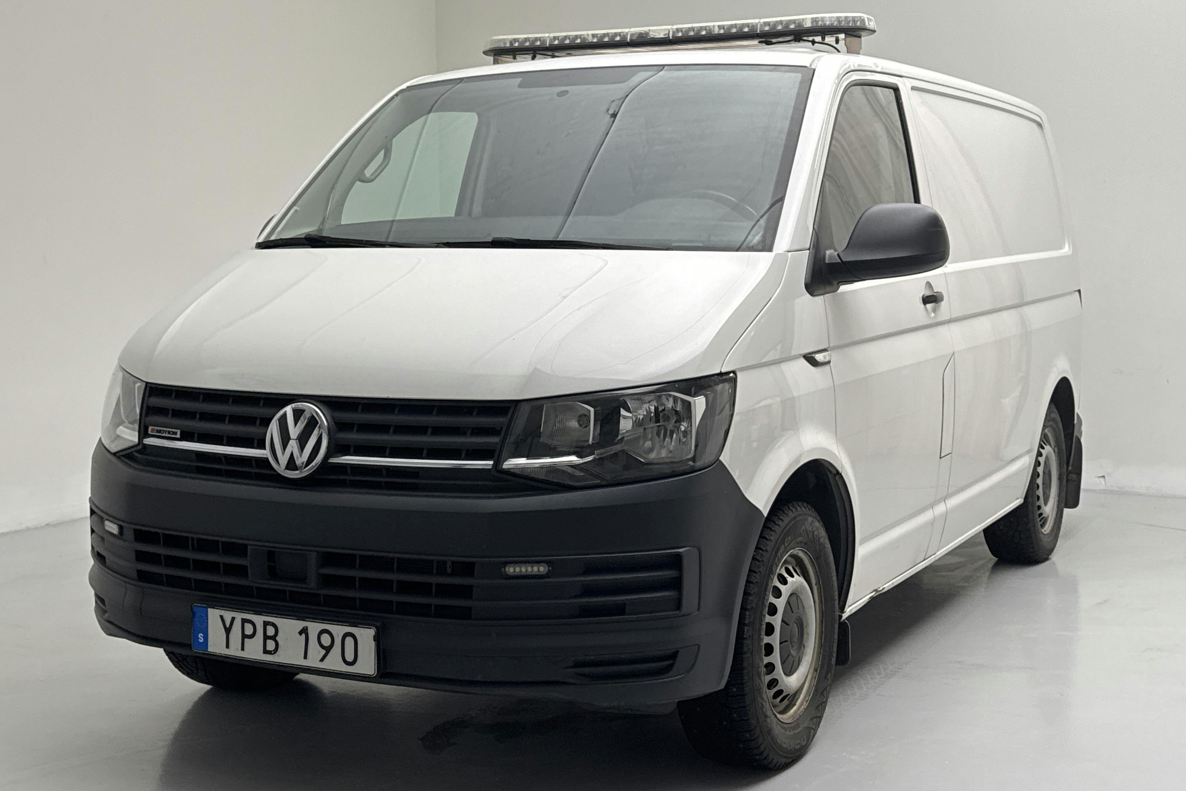Præsentationsfoto 1 af 22: VW Transporter T6 2.0 TDI BMT Skåp 4MOTION (150hk) - 123 030 kilometer - Salgsautomat - Hvid - 2018