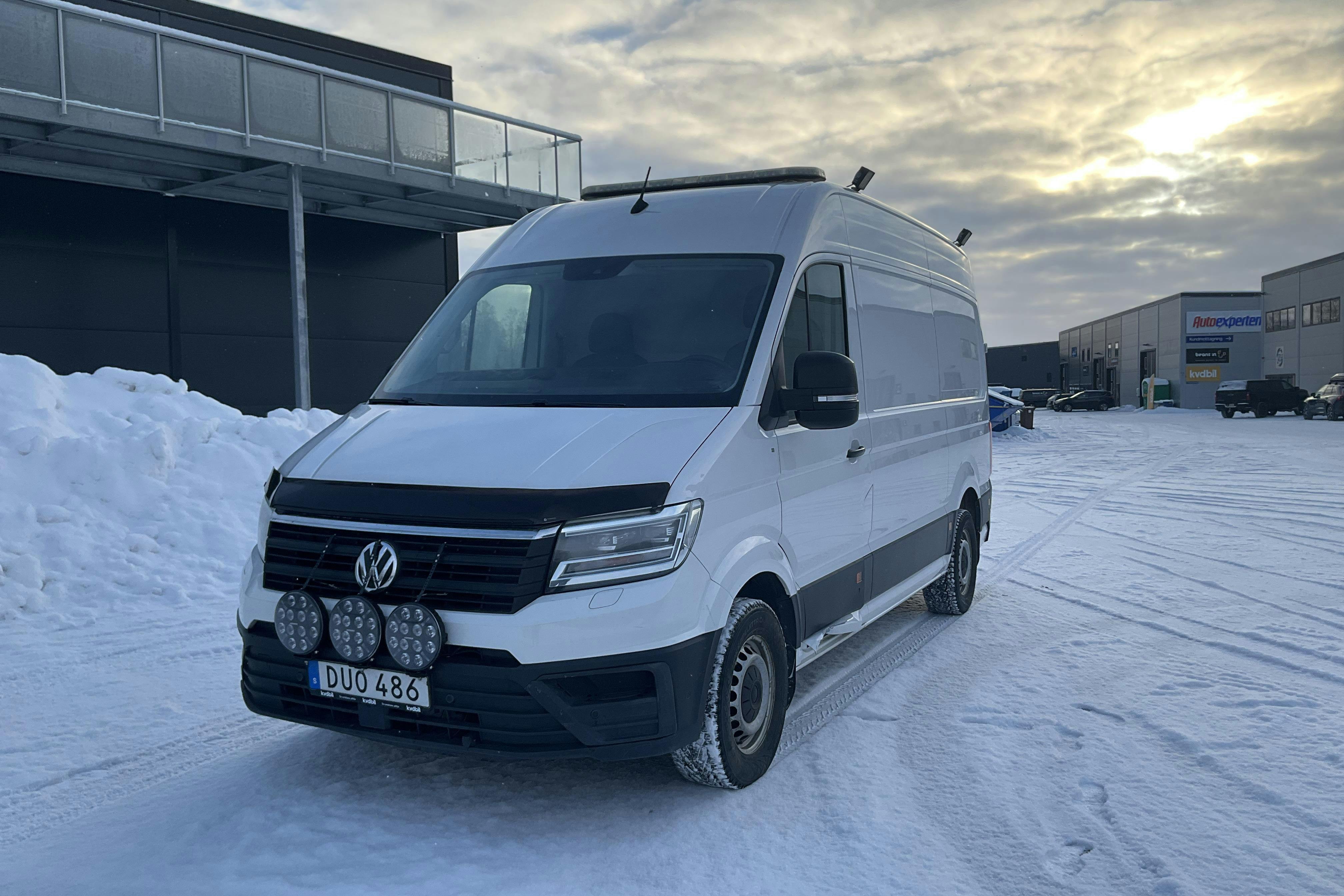 Presentationsfoto 1 av 18: VW Crafter 35 2.0 TDI Skåp (177hk) - 11 023 mil - Automat - vit - 2018
