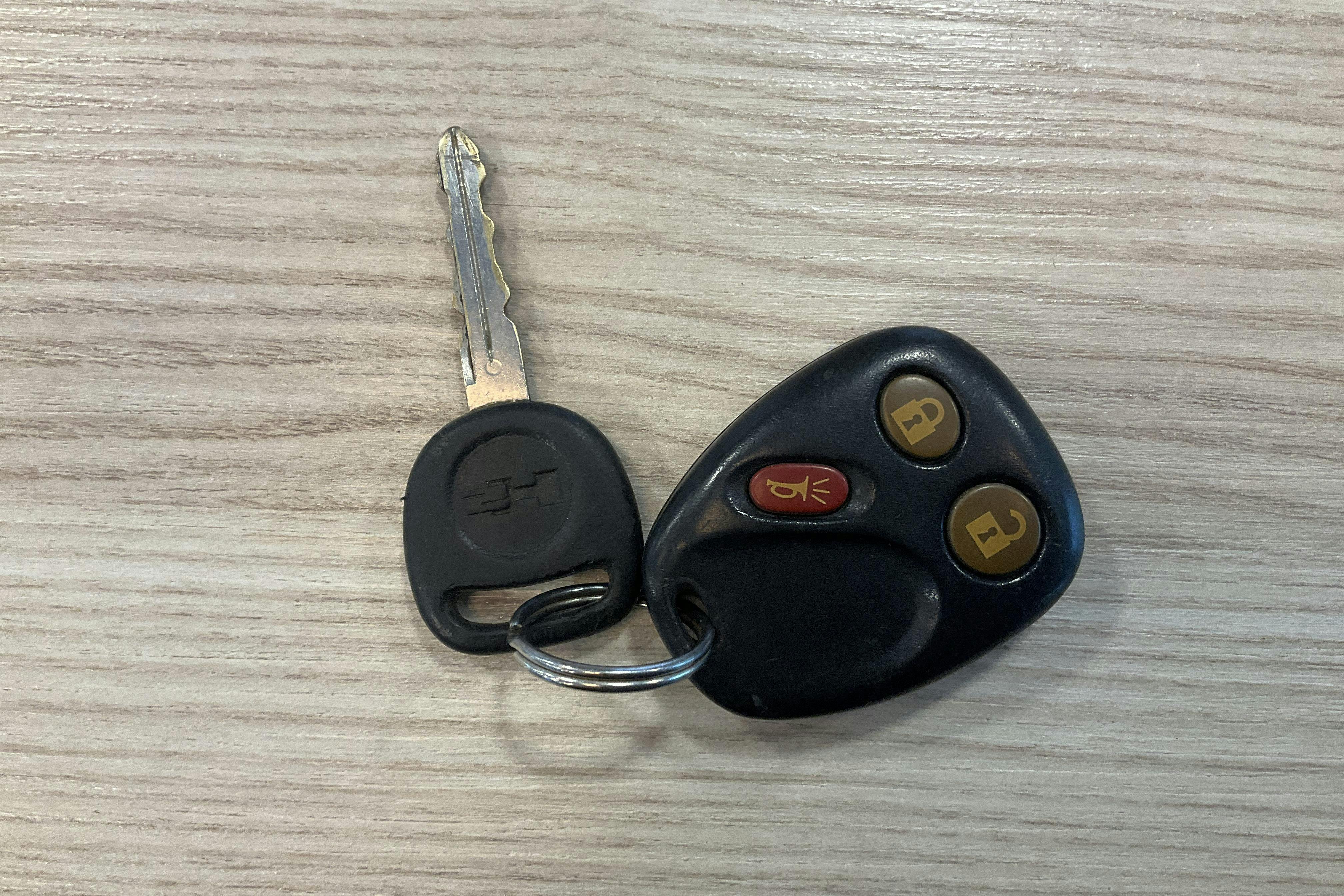 Esittelykuva 13 osoitteesta 13: Hummer H2 6.0 V8 (321hk) - 187 370 km - Automaattinen - musta - 2003