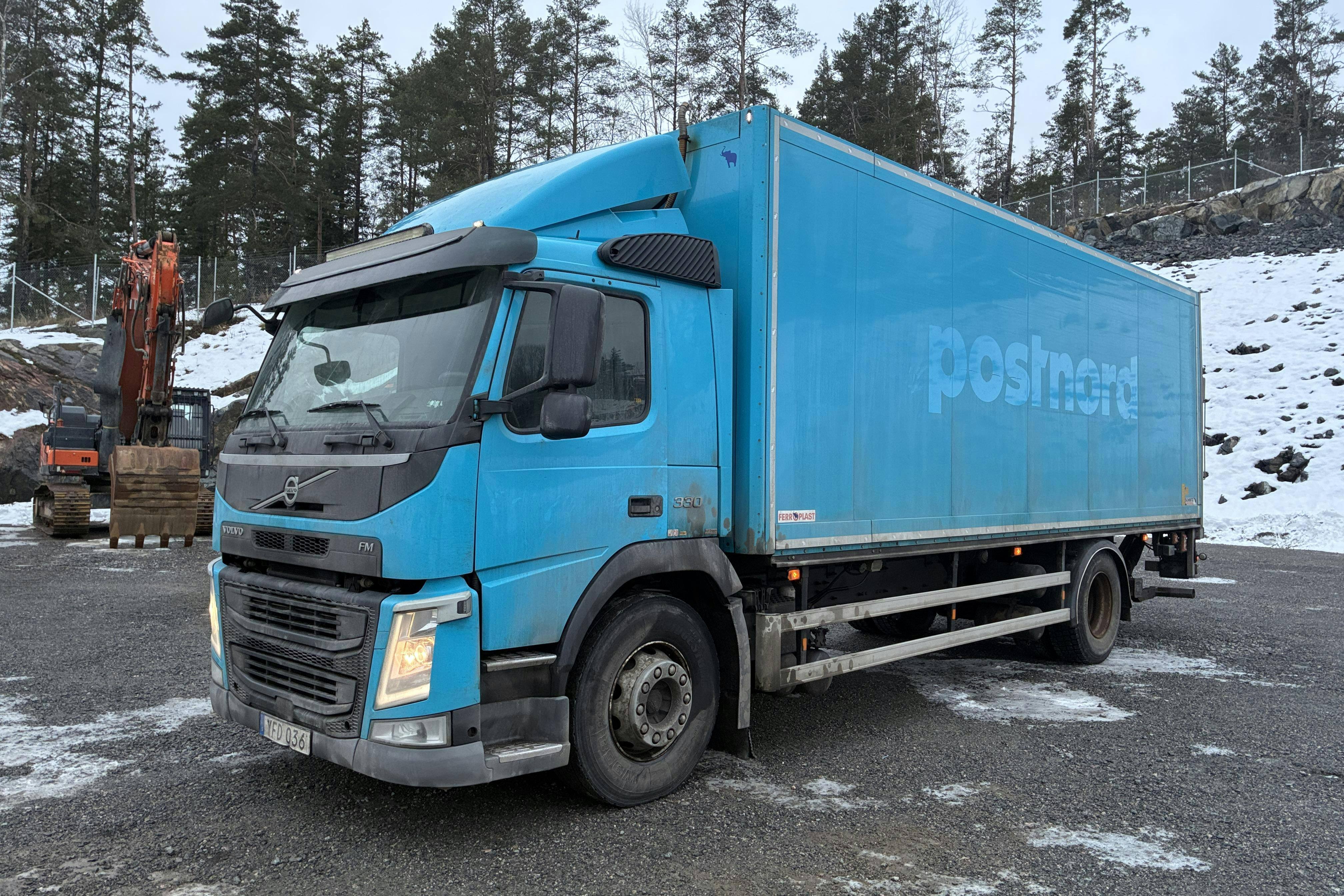 Esittelykuva 1 osoitteesta 131: VOLVO FM330 - 909 004 km - Automaattinen - Light Blue - 2016