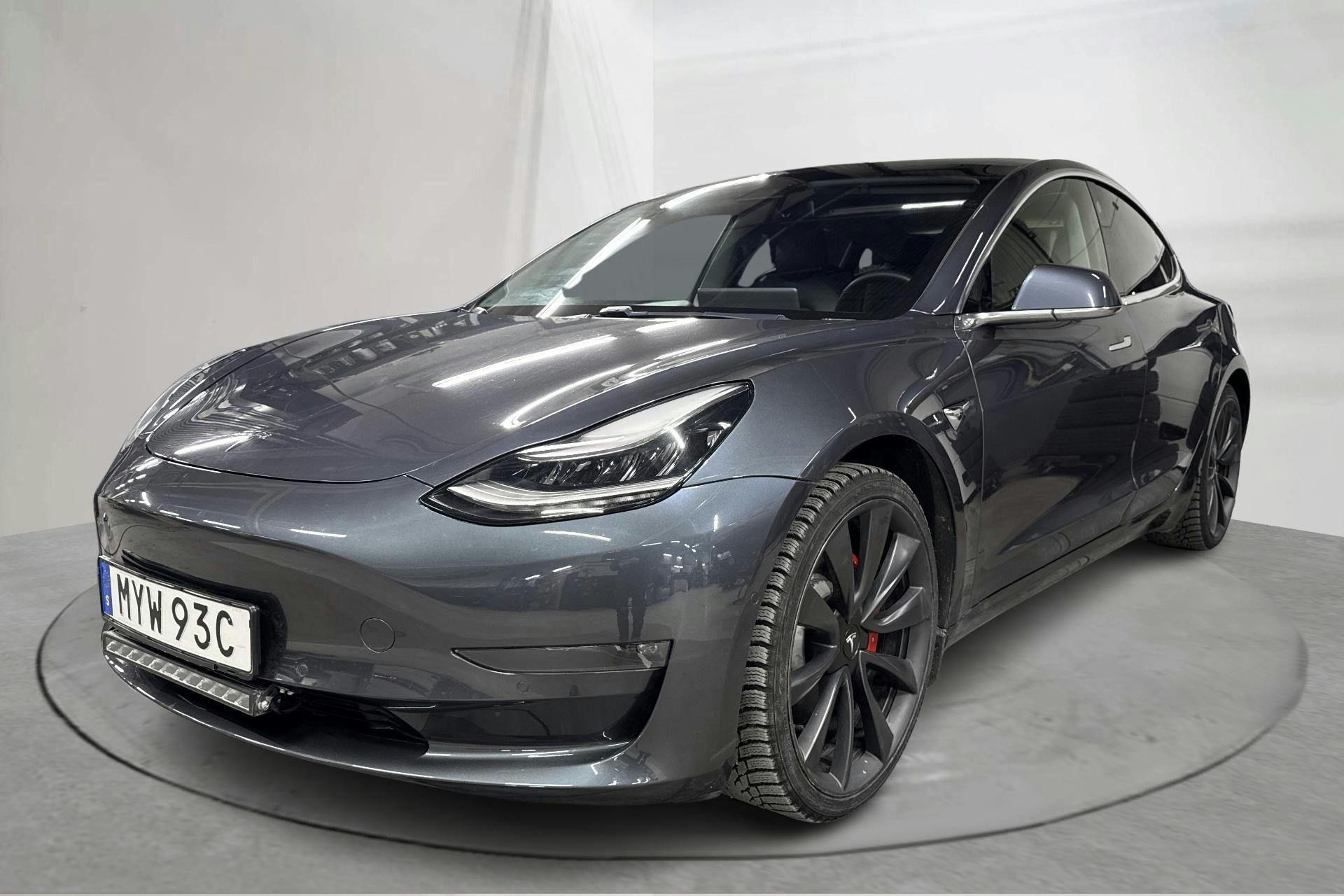 Presentation photo 1 of 21: Tesla Model 3 Performance AWD - 150 750 km - Automatic - gray - 2020