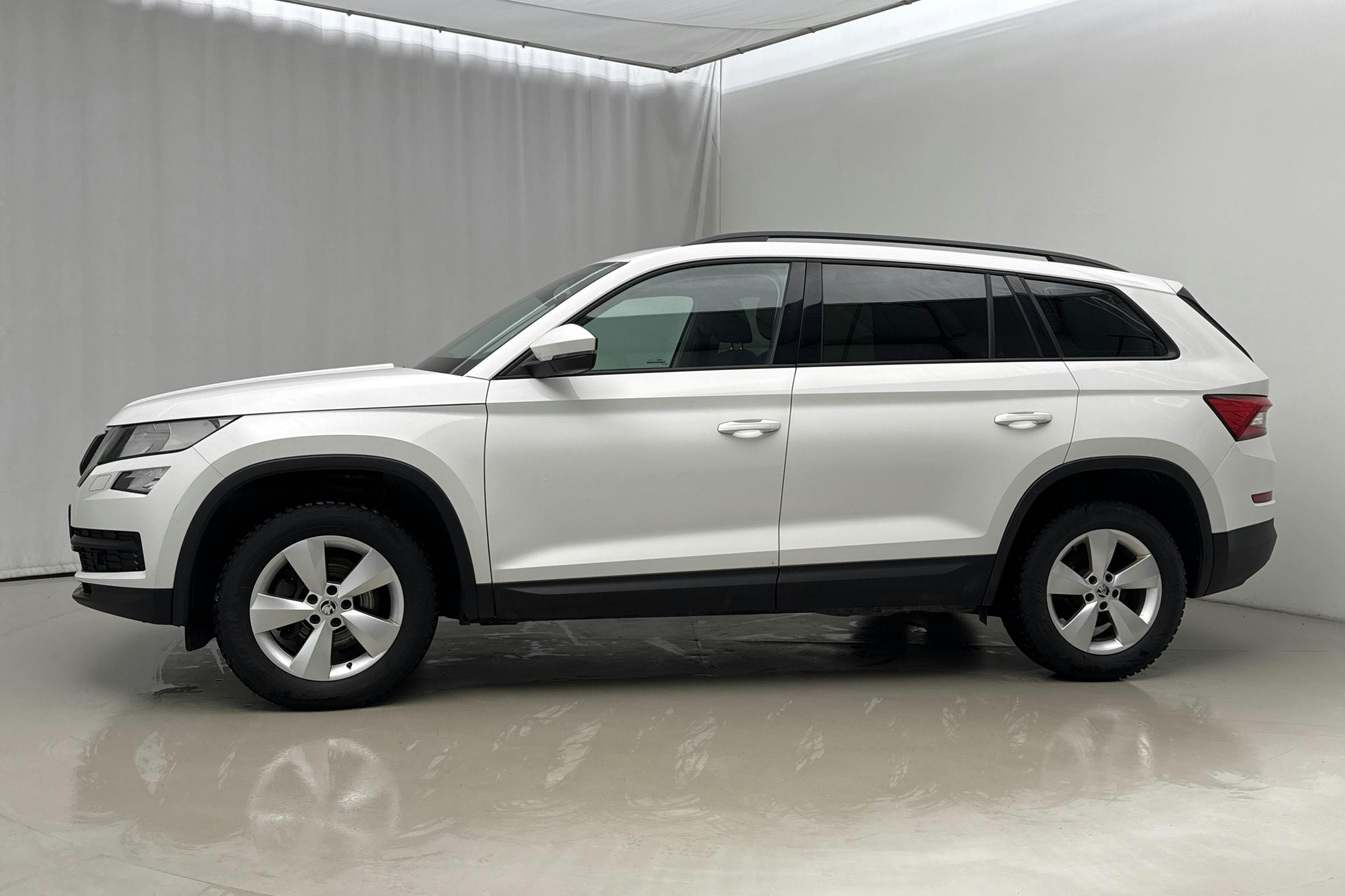 Præsentationsfoto 2 af 21: Skoda Kodiaq 2.0 TDI 4X4 (150hk) - 128 880 kilometer - Manuel - Hvid - 2020