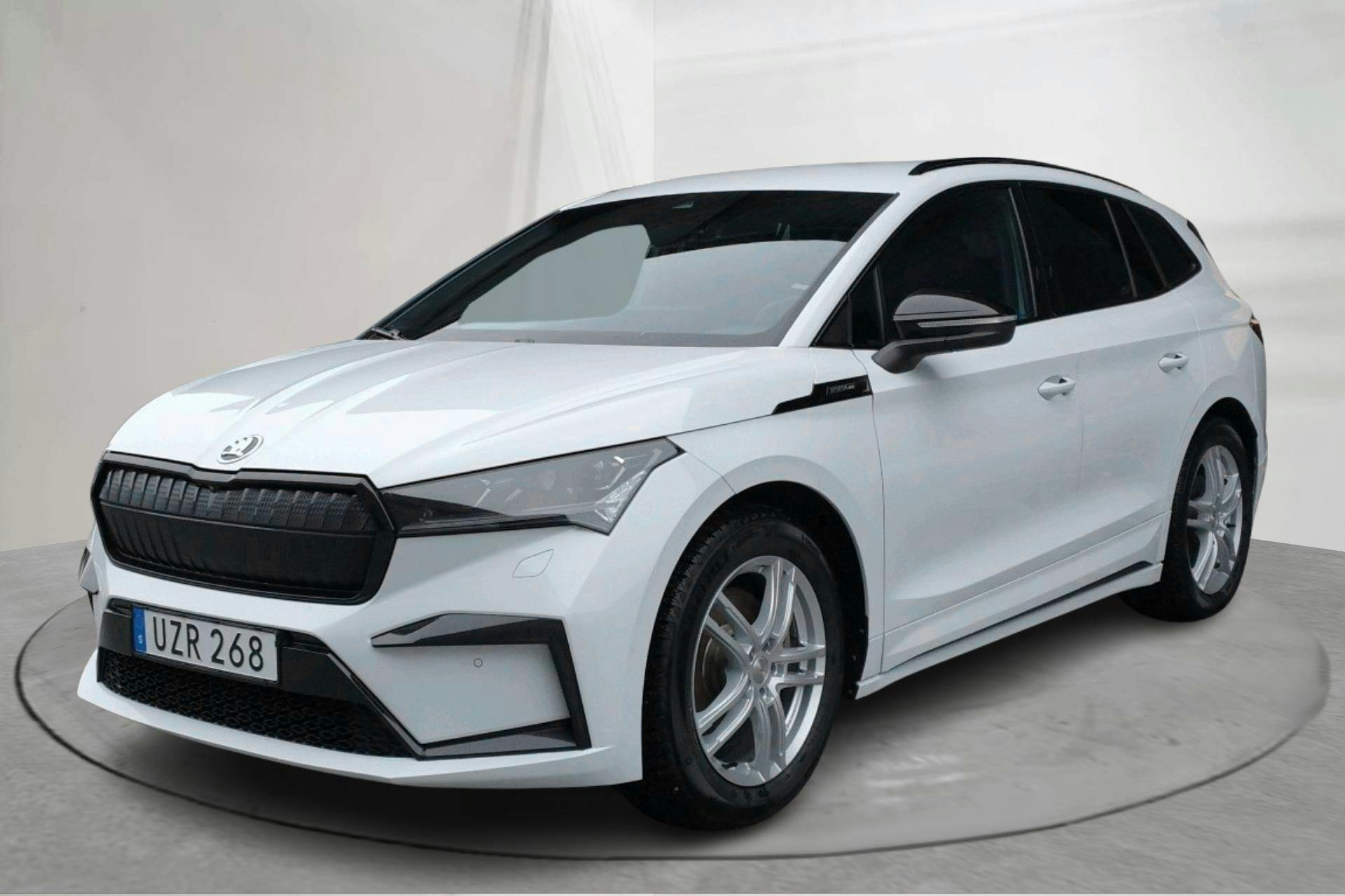 Præsentationsfoto 1 af 18: Skoda Enyaq iV 80x (265hk) - 121 100 kilometer - Salgsautomat - Hvid - 2023