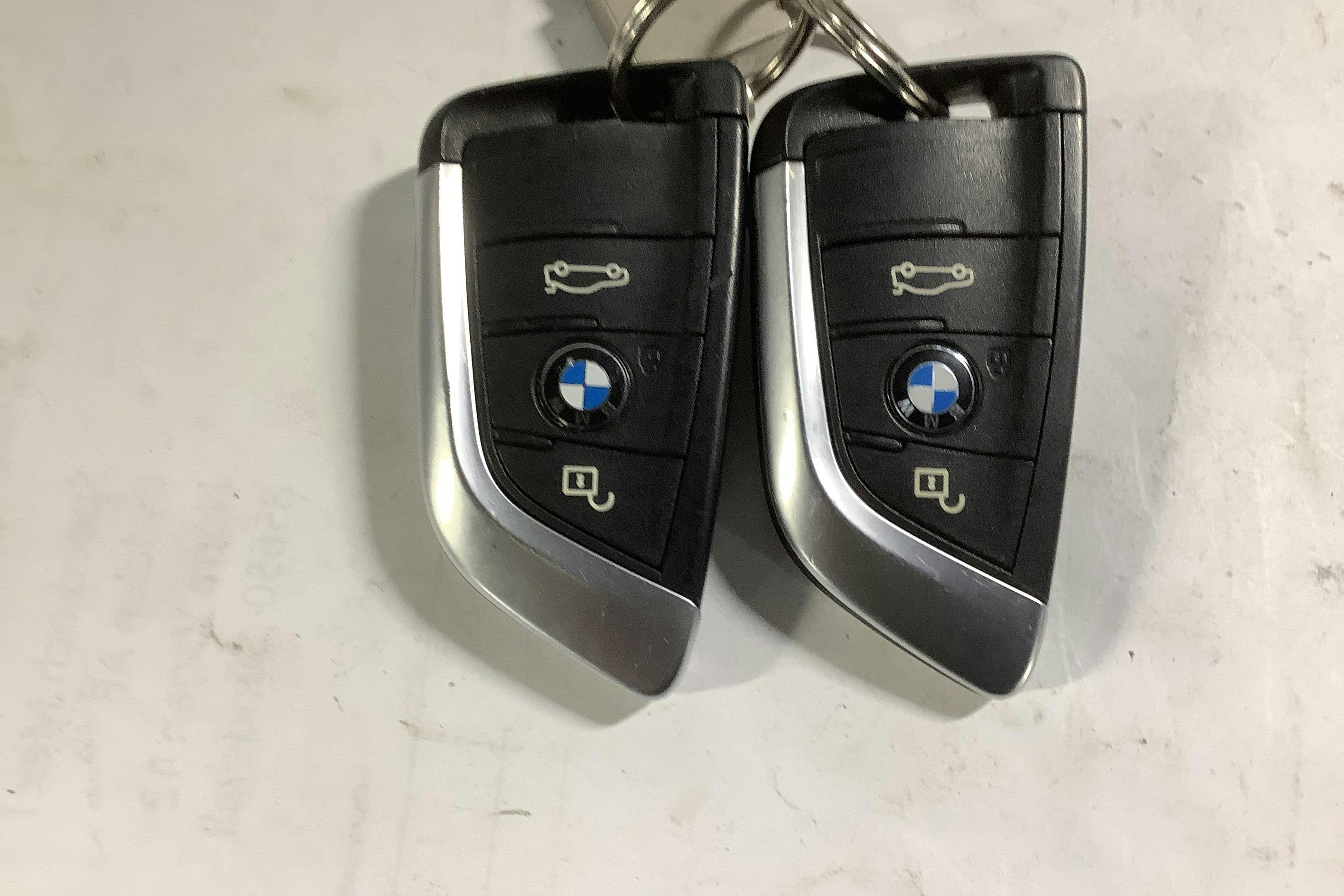 Presentationsfoto 16 av 16: BMW X5 xDrive30d, F15 (258hk) - 23 165 mil - Automat - svart - 2017