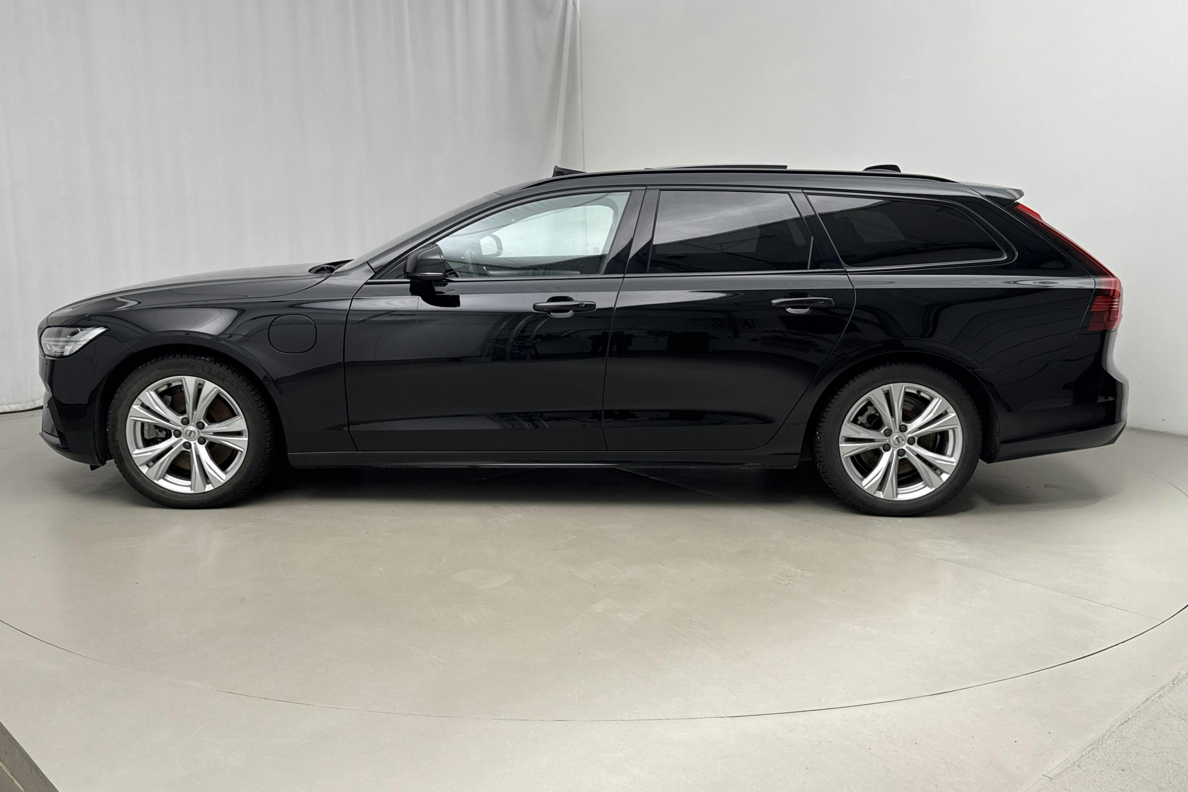 Presentation photo 2 of 20: Volvo V90 T6 AWD Twin Engine (340hk) - 40 000 km - Automatic - black - 2021