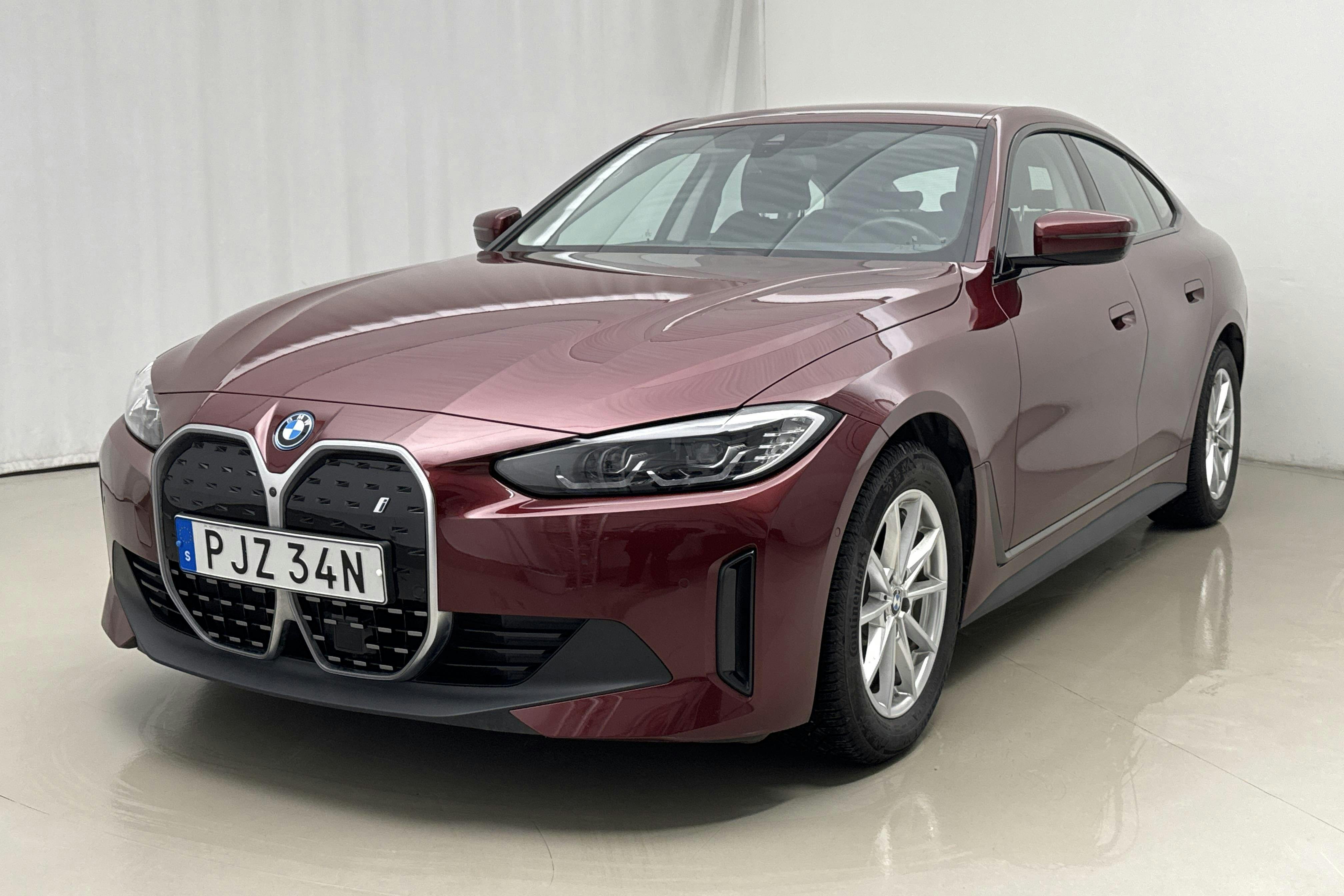 Zdjęcie prezentacyjne 1 z 23: BMW i4 eDrive40, G26 (340hk) - 39 730 km - Automatyczna - czerwony - 2024