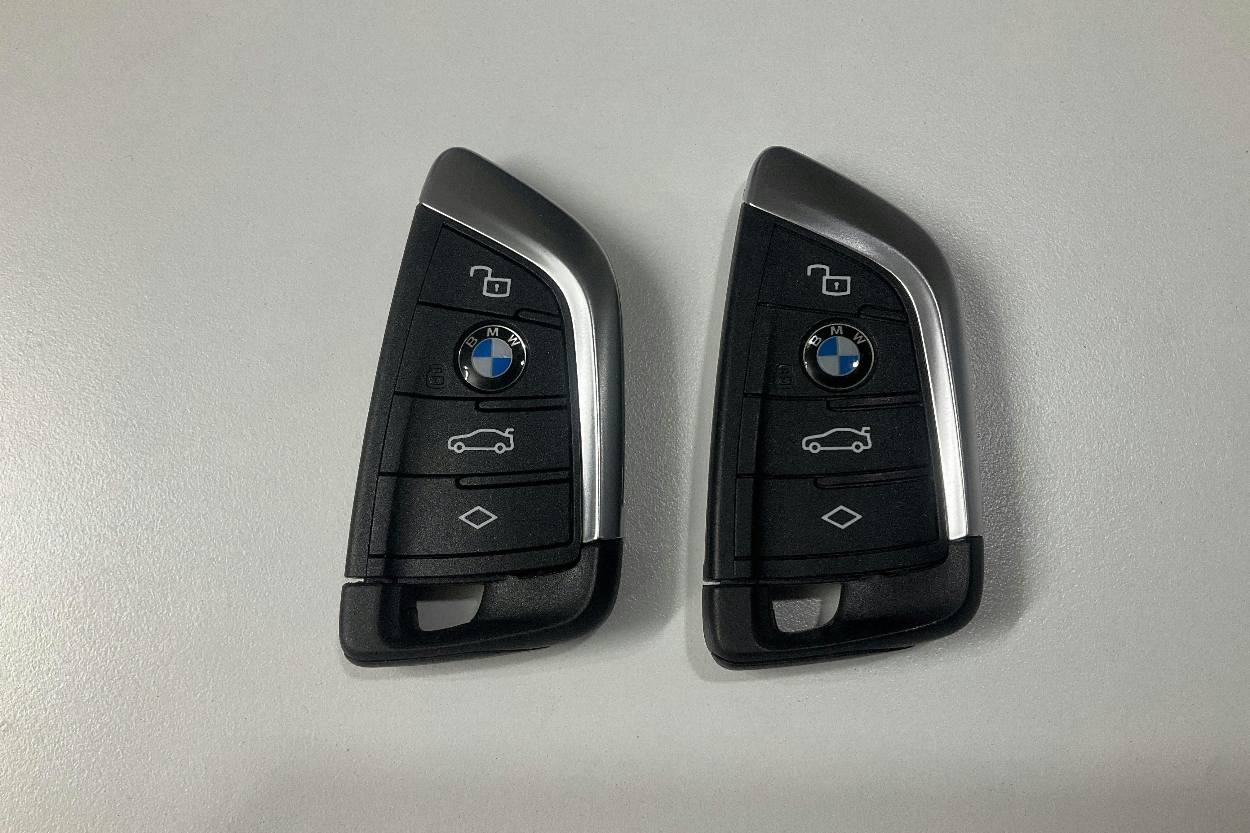 Zdjęcie prezentacyjne 23 z 23: BMW i4 eDrive40, G26 (340hk) - 39 730 km - Automatyczna - czerwony - 2024