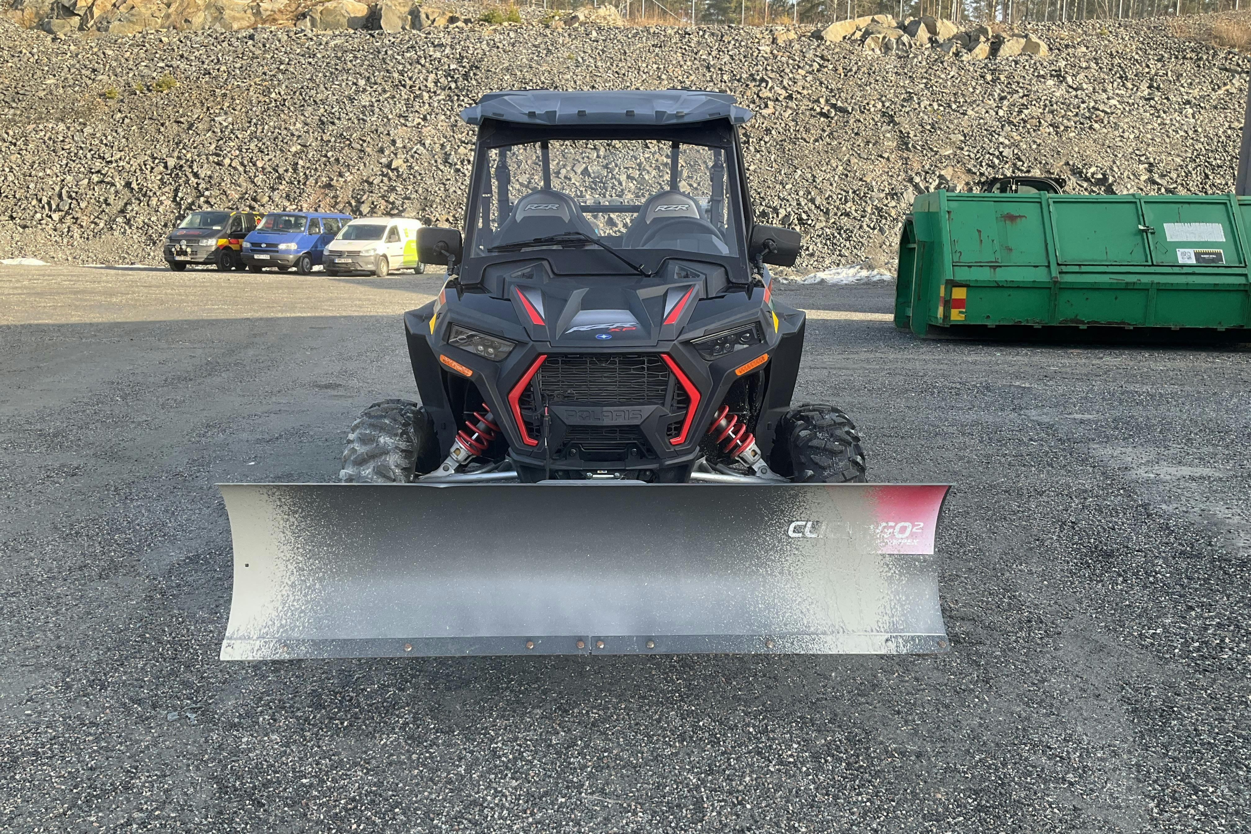 Presentationsfoto 2 av 24: POLARIS RZR XP 4 1000 EPS T1B Black Pearl UTV med plog - 59 mil - Automat - svart - 2019