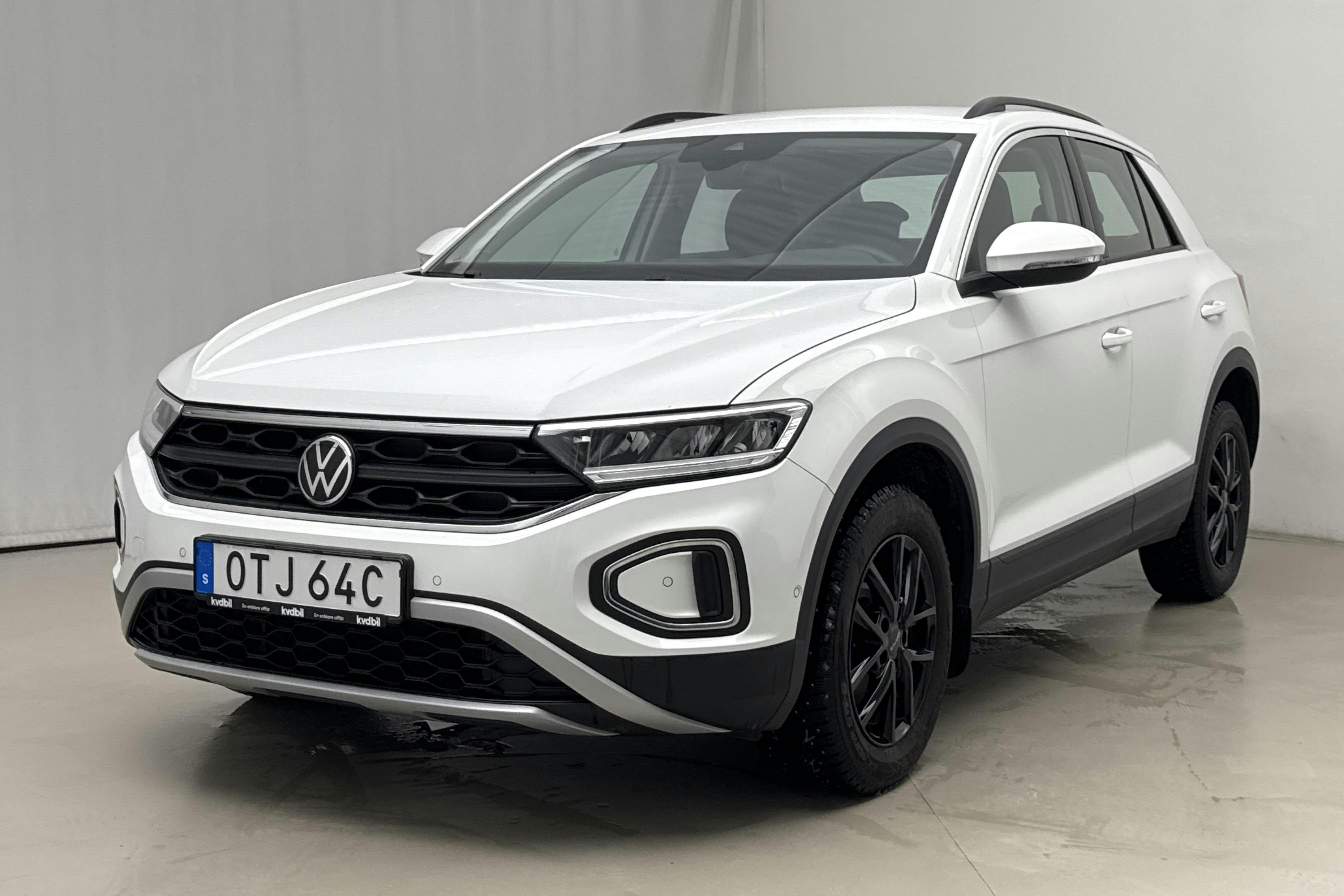 Presentationsfoto 1 av 19: VW T-Roc 1.0 TSI (110hk) - 1 707 mil - Manuell - vit - 2022