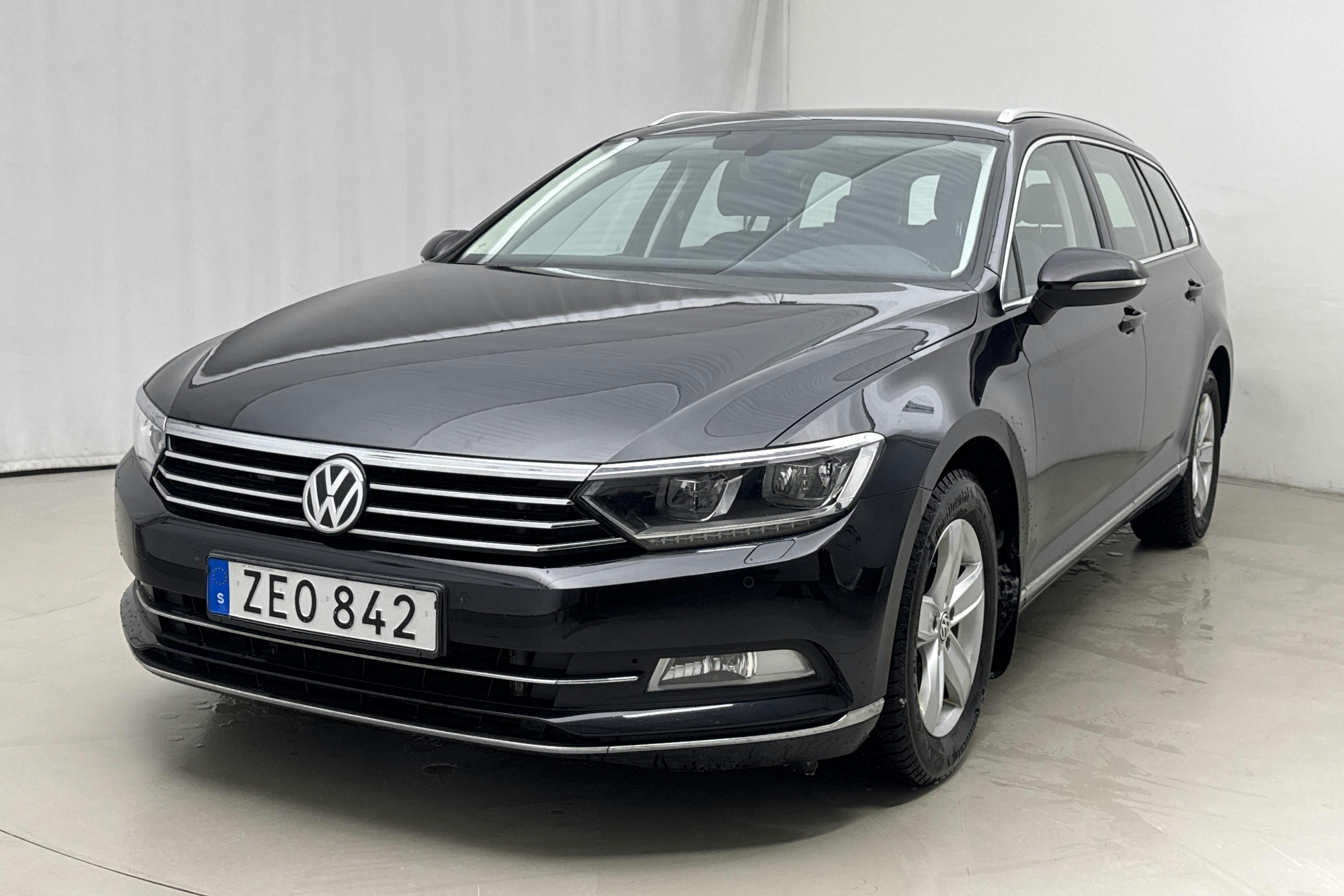 Presentation photo 1 of 21: VW Passat 2.0 TDI Sportscombi 4MOTION (190hk) - 121 730 km - Automatic - black - 2019