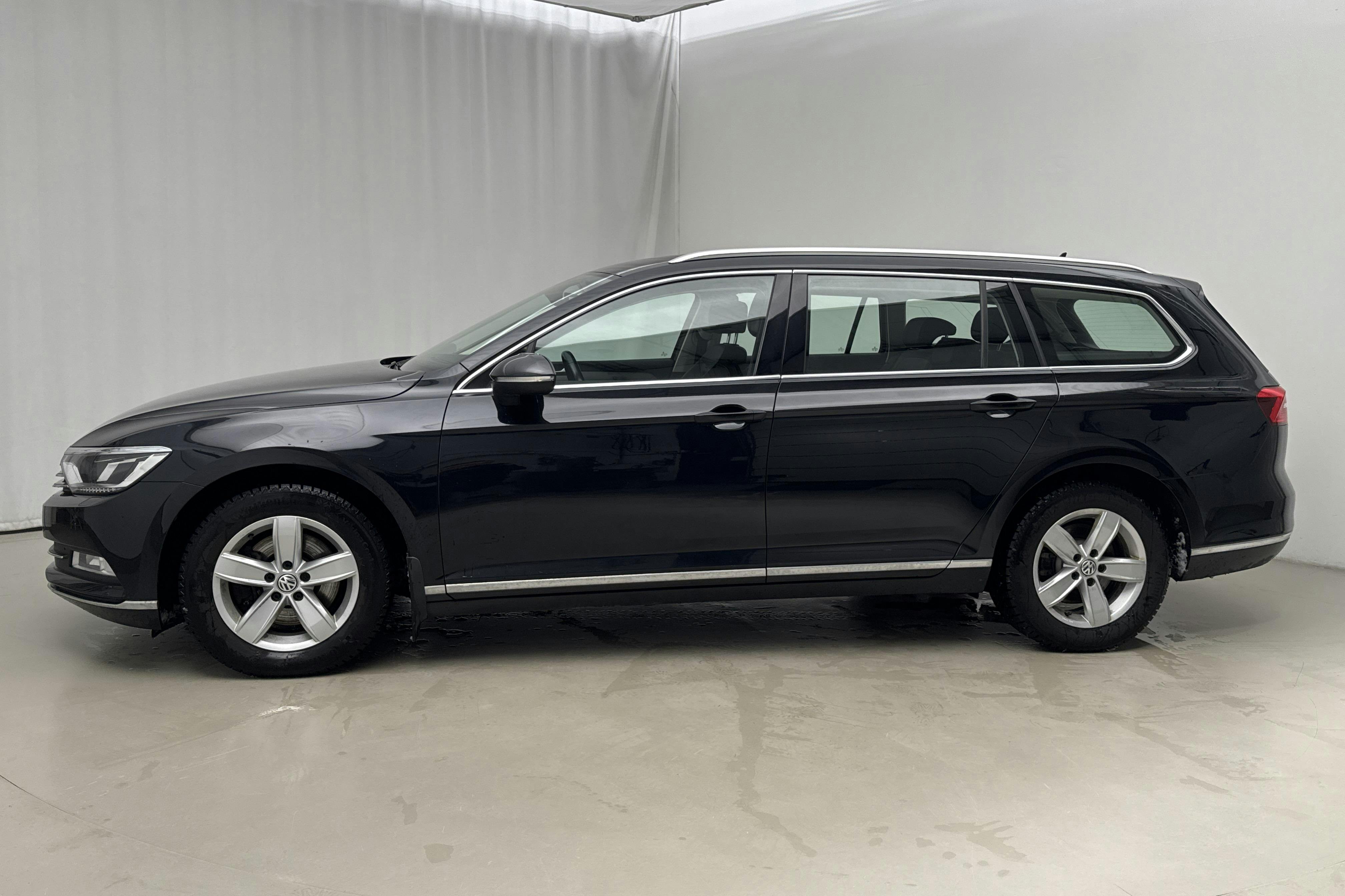 Presentation photo 2 of 21: VW Passat 2.0 TDI Sportscombi 4MOTION (190hk) - 121 730 km - Automatic - black - 2019