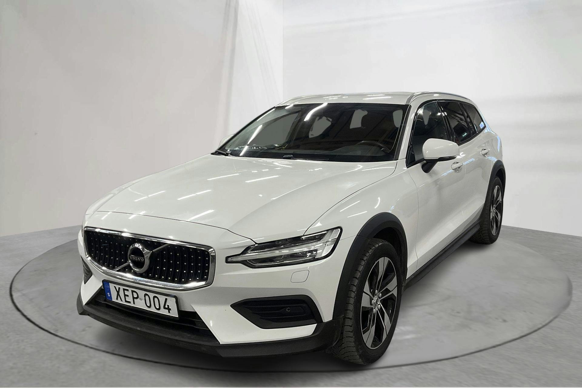 Presentationsfoto 1 av 16: Volvo V60 B4 Cross Country AWD Mildhybrid, Diesel (197hk) - 18 526 mil - Automat - vit - 2022