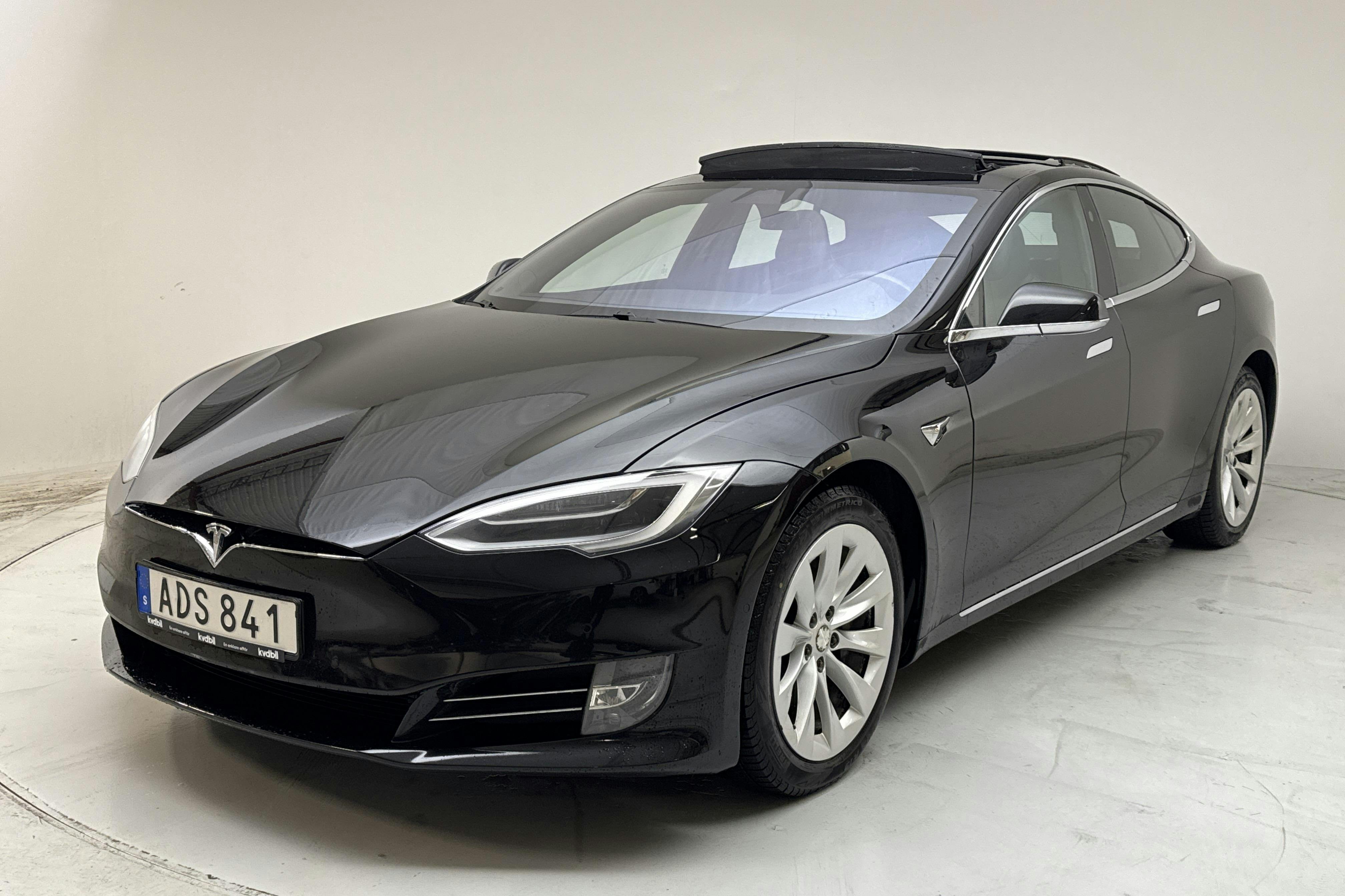 Presentation photo 1 of 18: Tesla Model S 100D - 181 190 km - Automatic - black - 2019