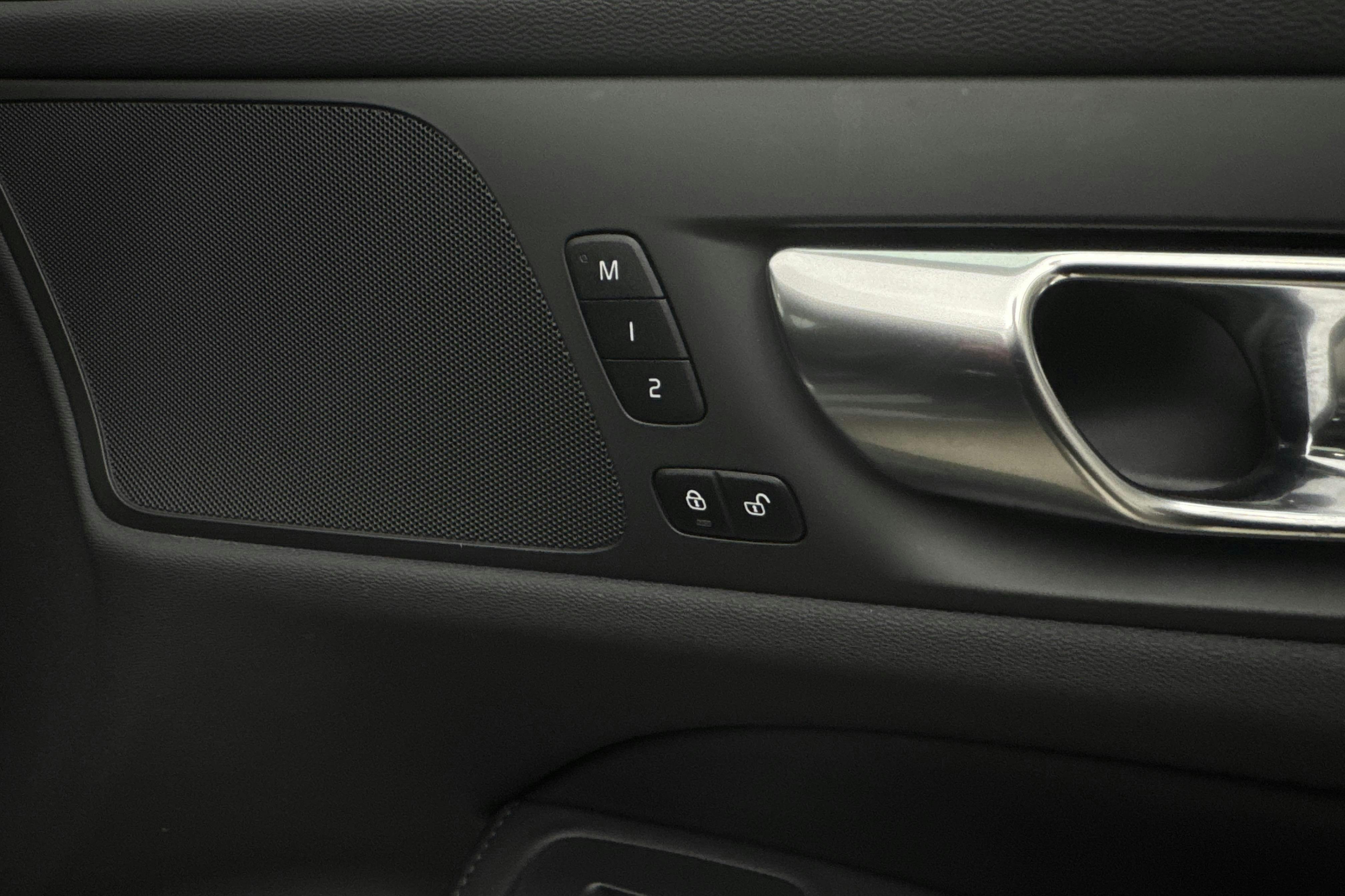 Präsentationsfoto 26 von 26: Volvo V60 T6 AWD Recharge (350hk) - 127 060 Kilometer - Verkaufsautomat - Schwarz - 2023