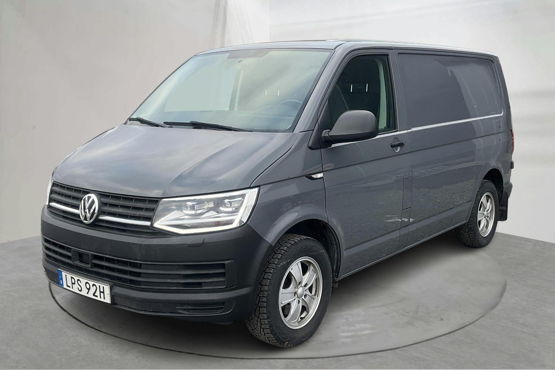 Presentationsfoto 1 av 14: VW Transporter T6 2.0 TDI BMT Skåp (150hk) - 8 462 mil - Automat - grå - 2019