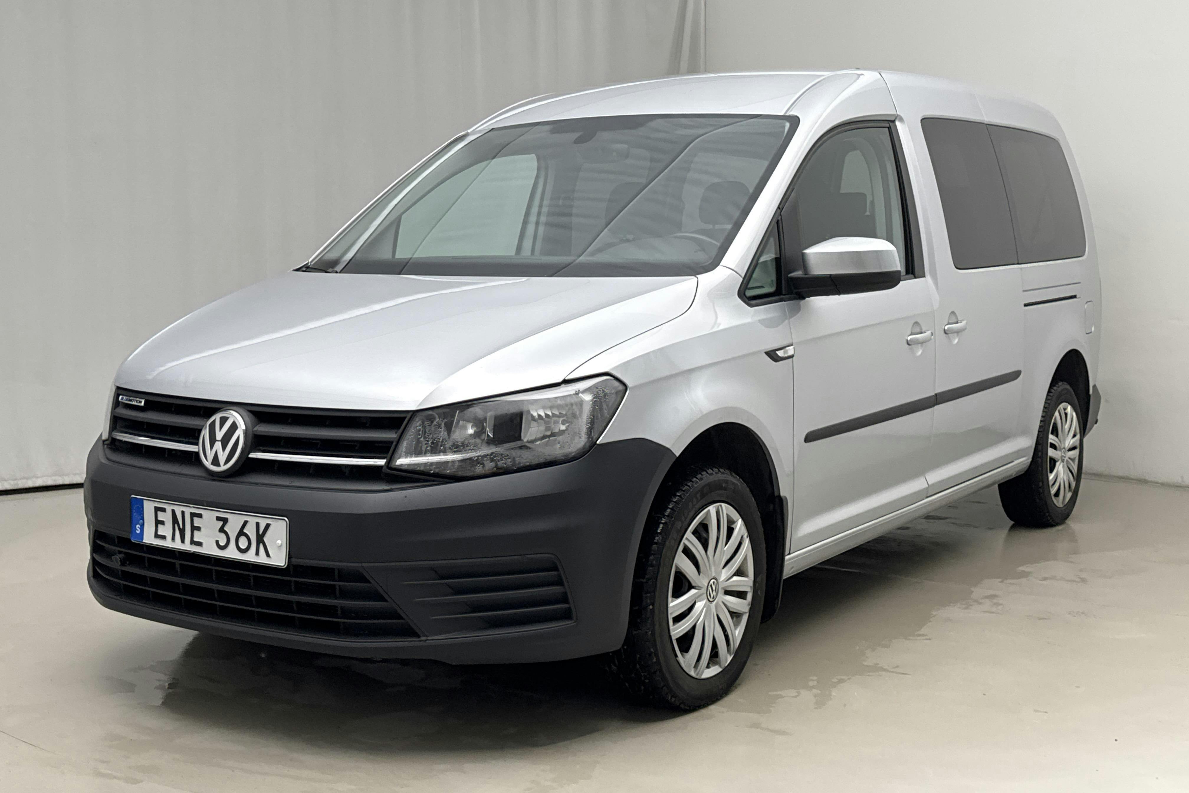 Presentationsfoto 1 av 18: VW Caddy Maxi Life 1.4 TGI (110hk) - 16 130 mil - Manuell - silver - 2020