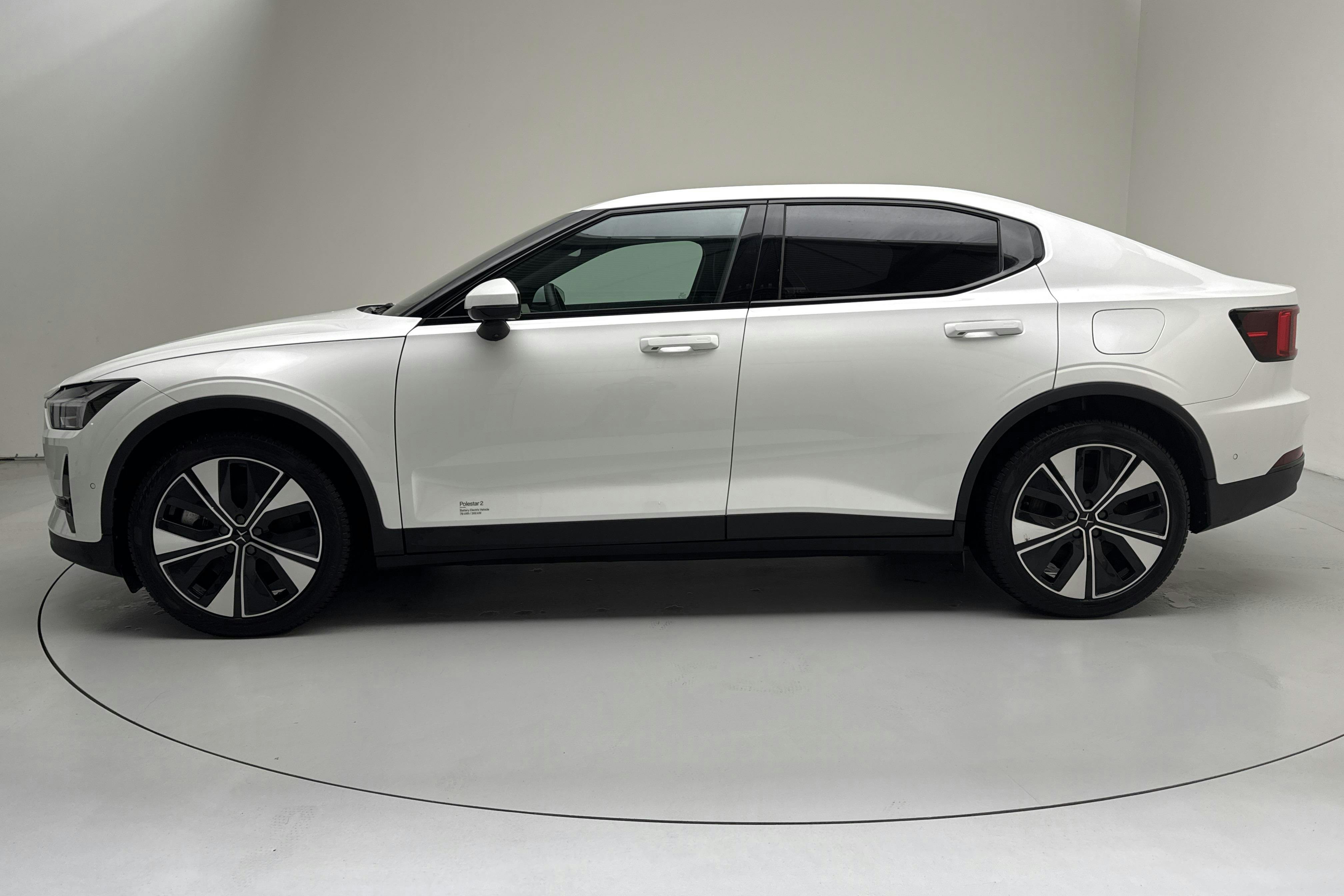 Presentationsfoto 2 av 19: Polestar 2 Long range Dual motor (408hk) - 6 866 mil - Automat - vit - 2023