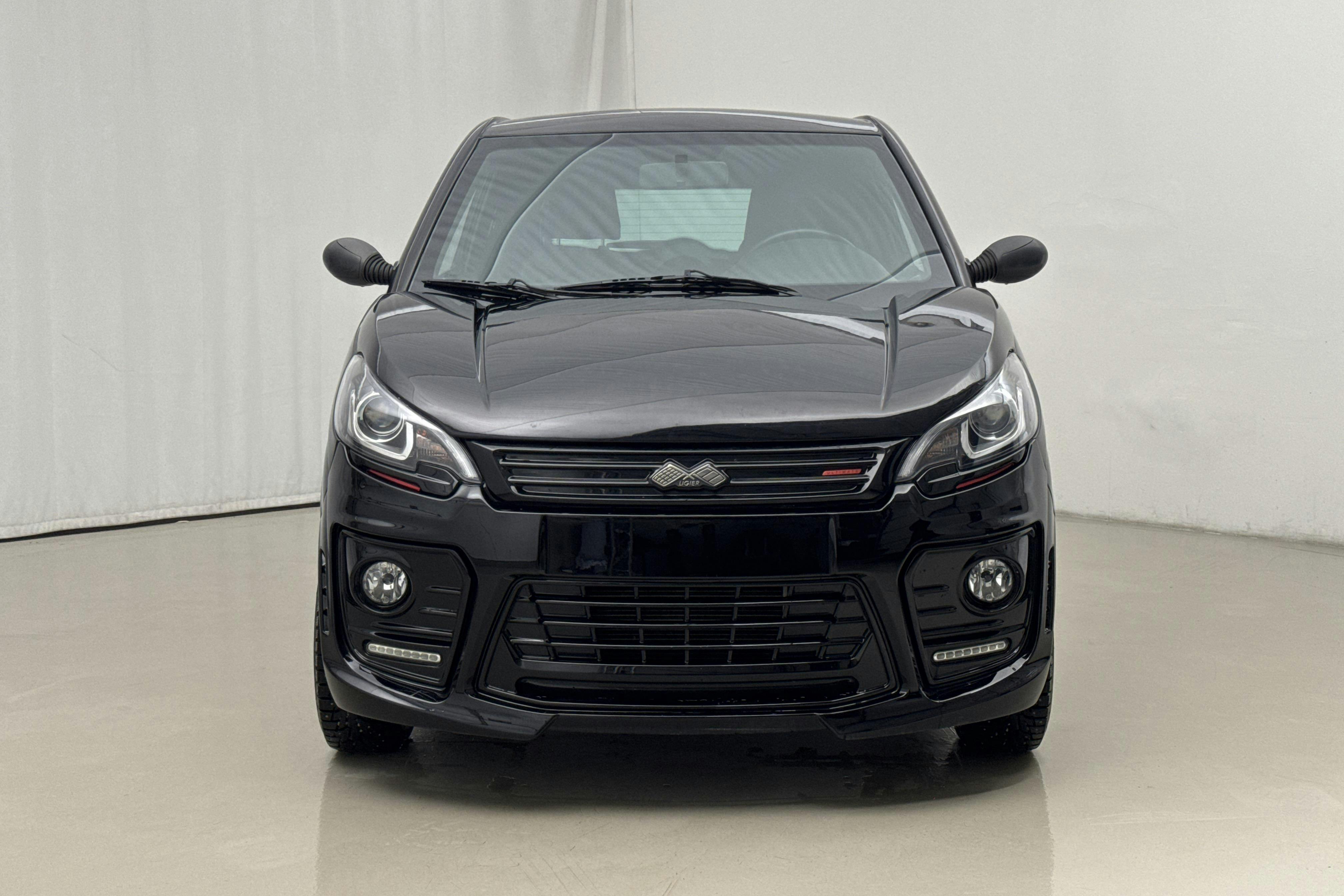 Presentation photo 2 of 20: LIGIER JS50 Sport ULTIMATE Mopedbil - 29 640 km - Automatic - 2020