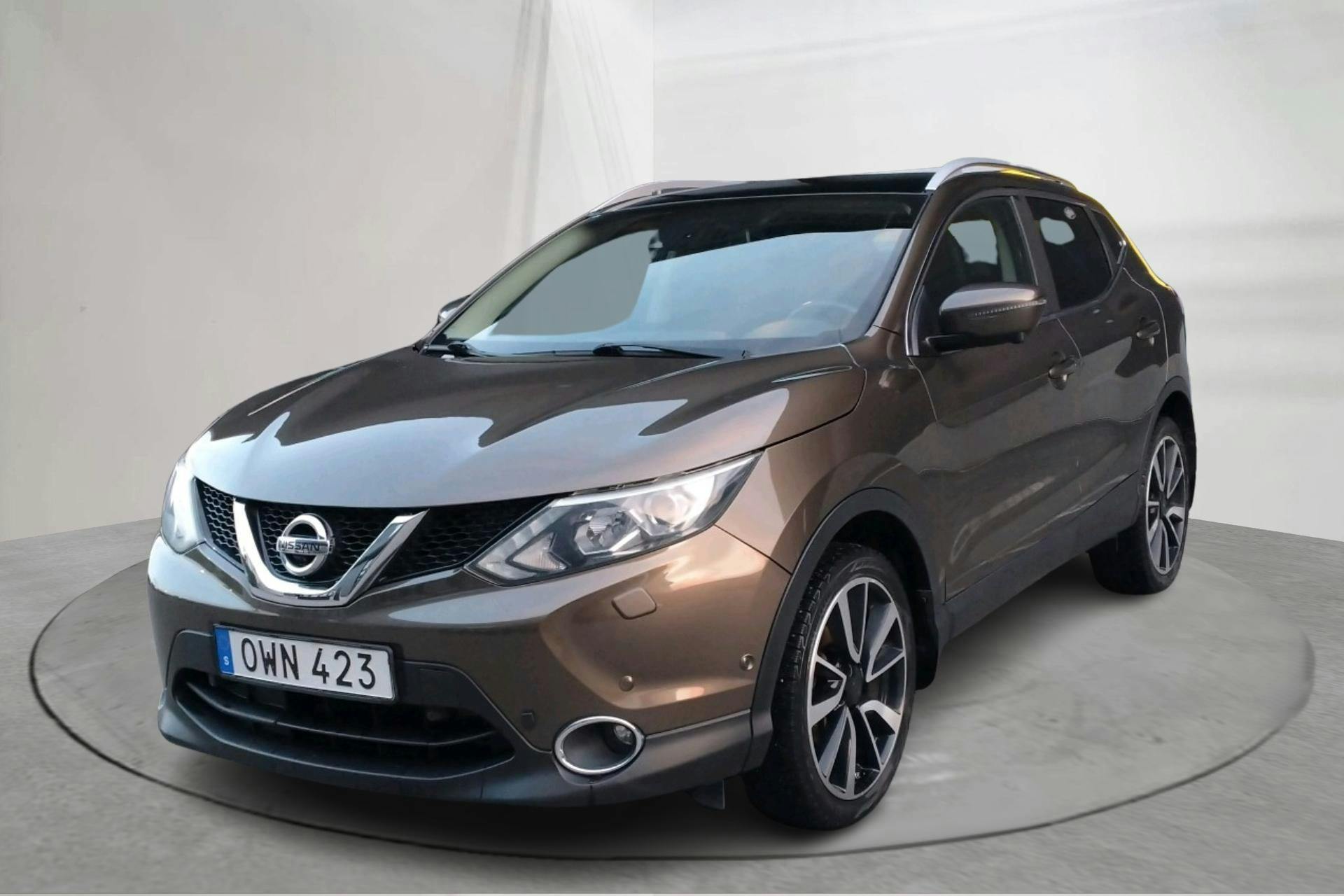 Presentation photo 1 of 16: Nissan Qashqai 1.2 (115hk) - 108 620 km - Manual - brown - 2015