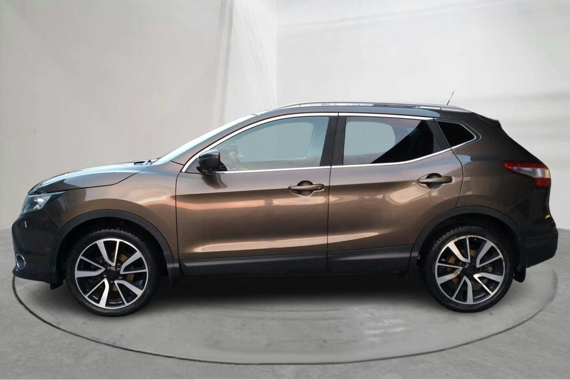 Presentation photo 2 of 16: Nissan Qashqai 1.2 (115hk) - 108 620 km - Manual - brown - 2015