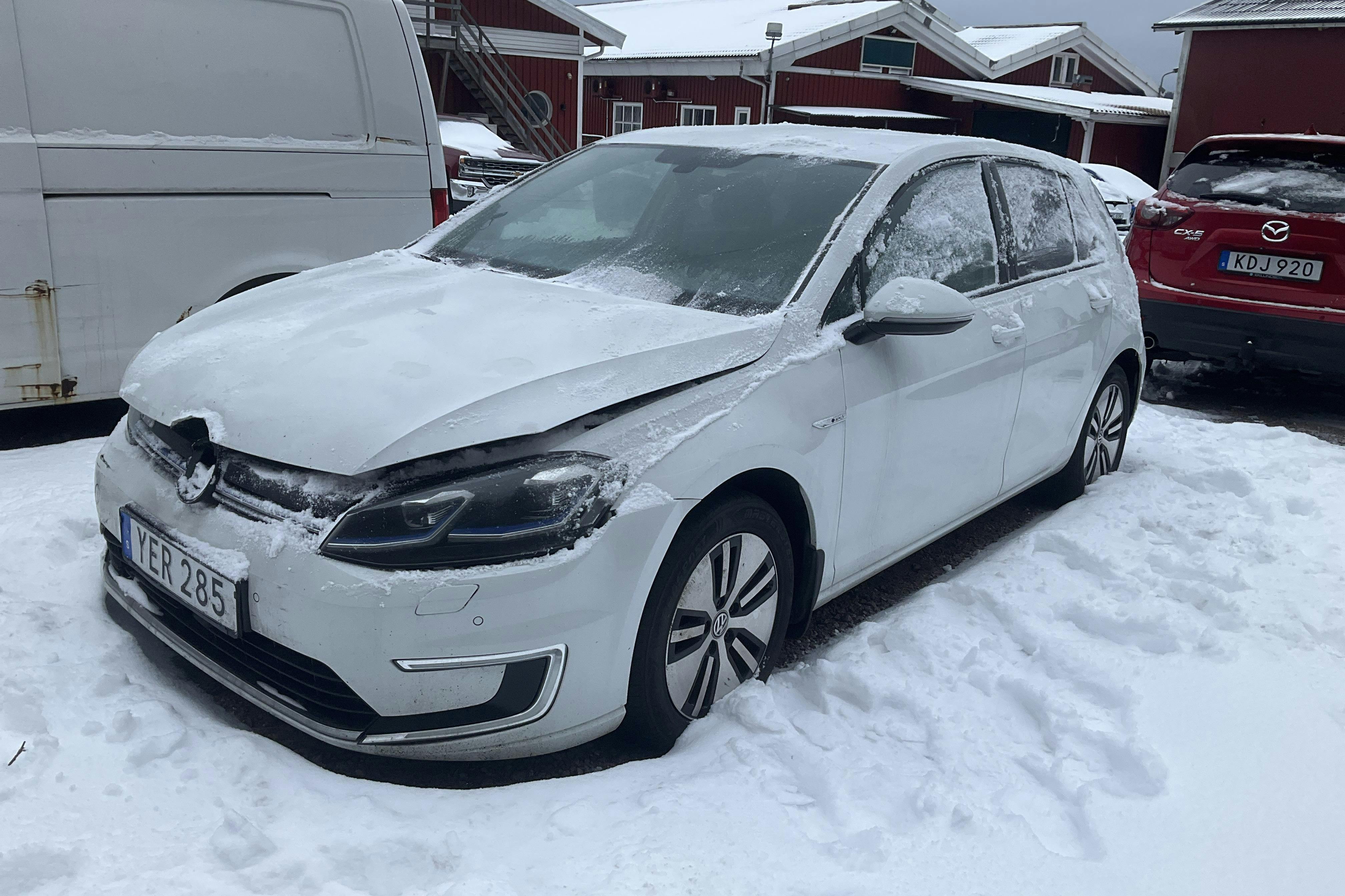 Præsentationsfoto 1 af 13: VW e-Golf VII 5dr (136hk) - 255 710 kilometer - Salgsautomat - Hvid - 2018