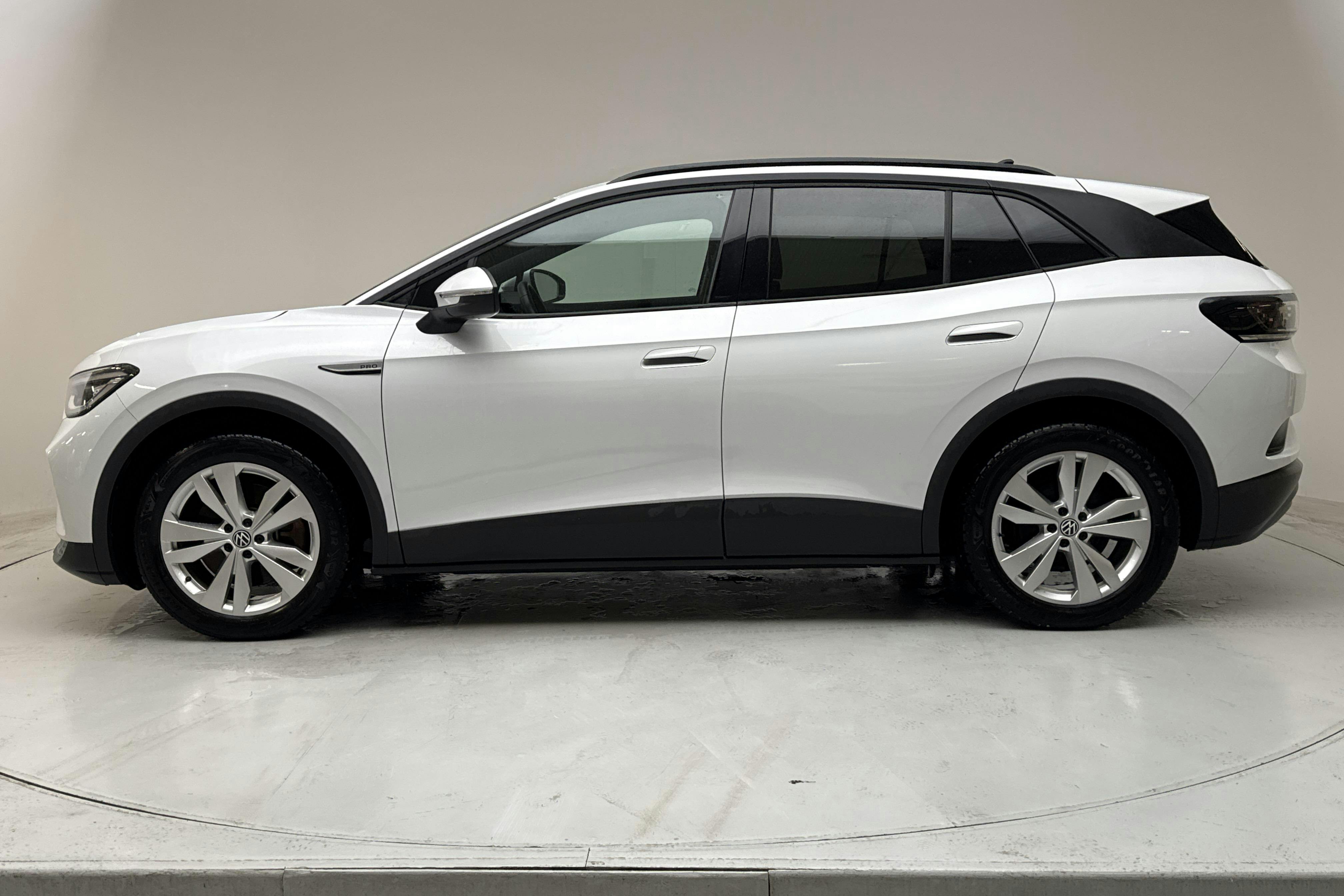 Presentation photo 2 of 17: VW ID.4 77kWh (204hk) - 65 780 km - Automatic - white - 2021