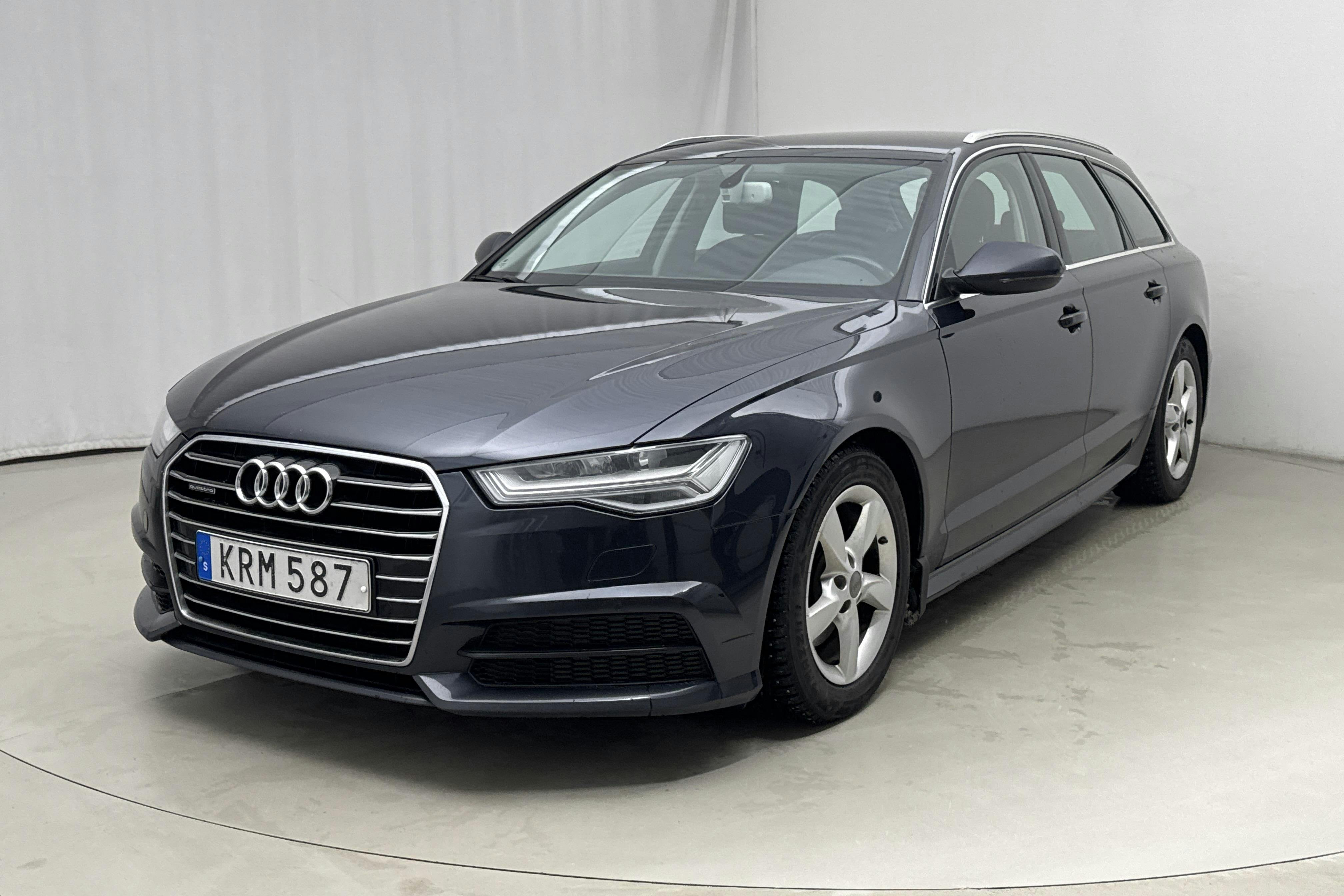 Præsentationsfoto 1 af 14: Audi A6 2.0 TDI Avant quattro (190hk) - 232 100 kilometer - Salgsautomat - Blå farve - 2018