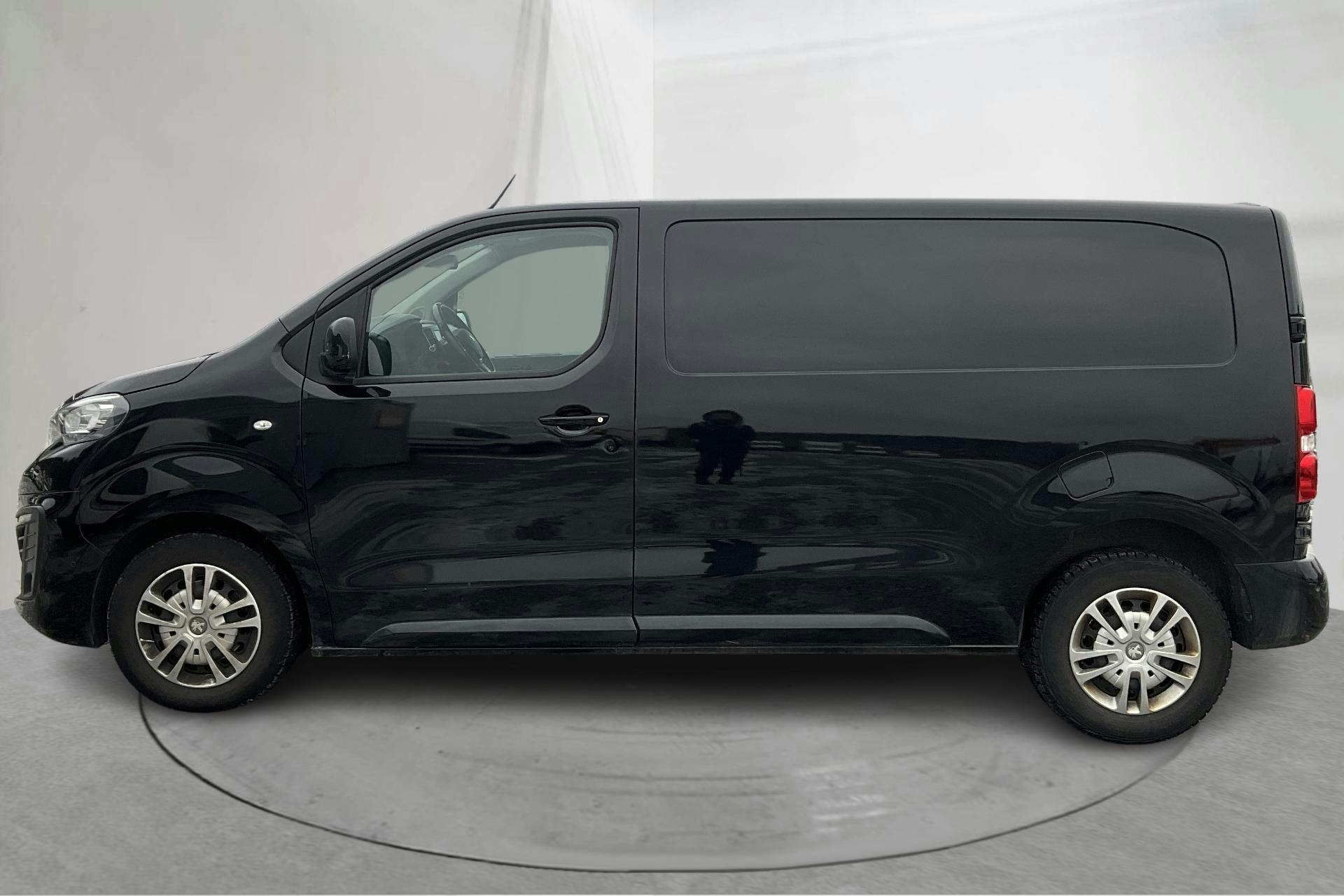 Zdjęcie prezentacyjne 2 z 13: Peugeot Expert BlueHDi Skåp (177hk) - 95 320 km - Automatyczna - czarny - 2021