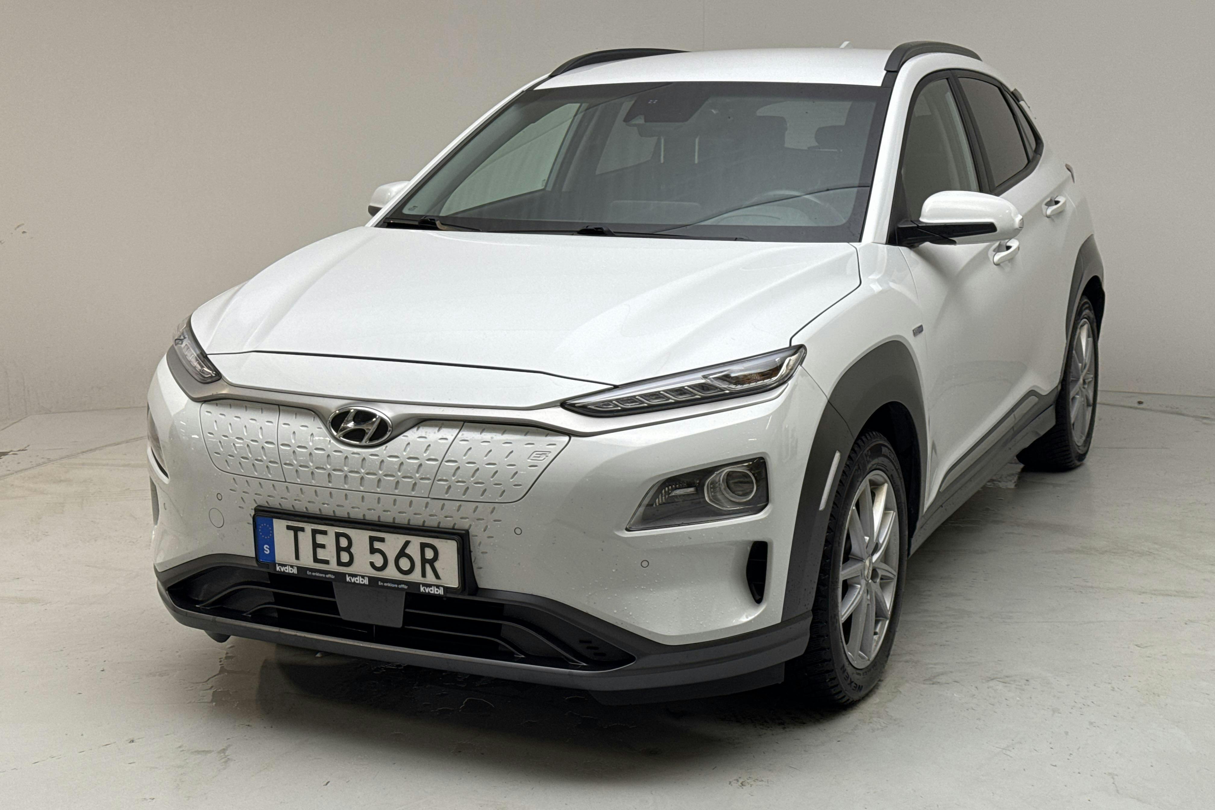 Esittelykuva 1 osoitteesta 17: Hyundai Kona Electric Long Range 64kWh (204hk) - 117 690 km - Automaattinen - valkoinen - 2020