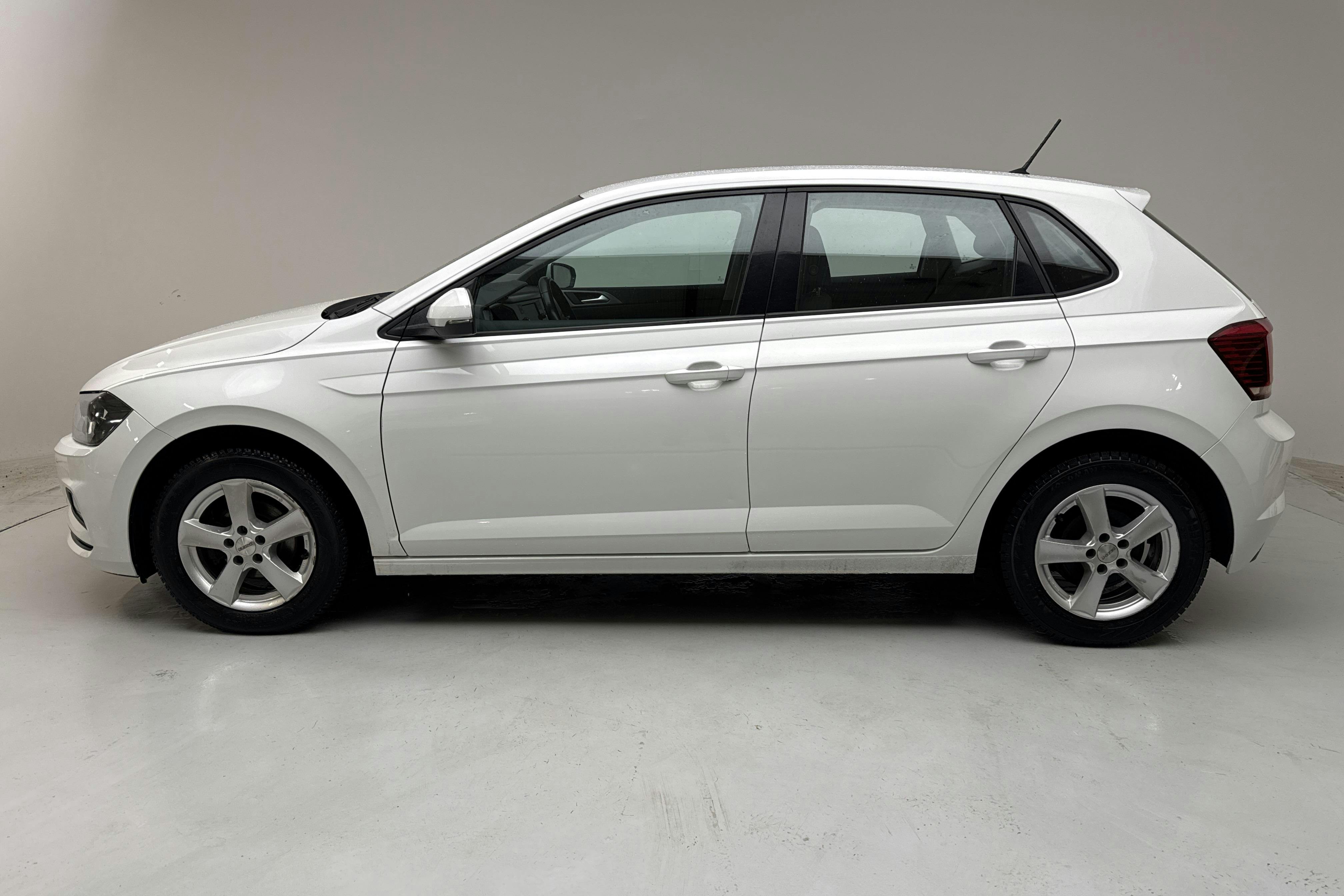 Presentationsfoto 2 av 11: VW Polo 1.0 TSI 5dr (95hk) - 15 262 mil - Automat - vit - 2018