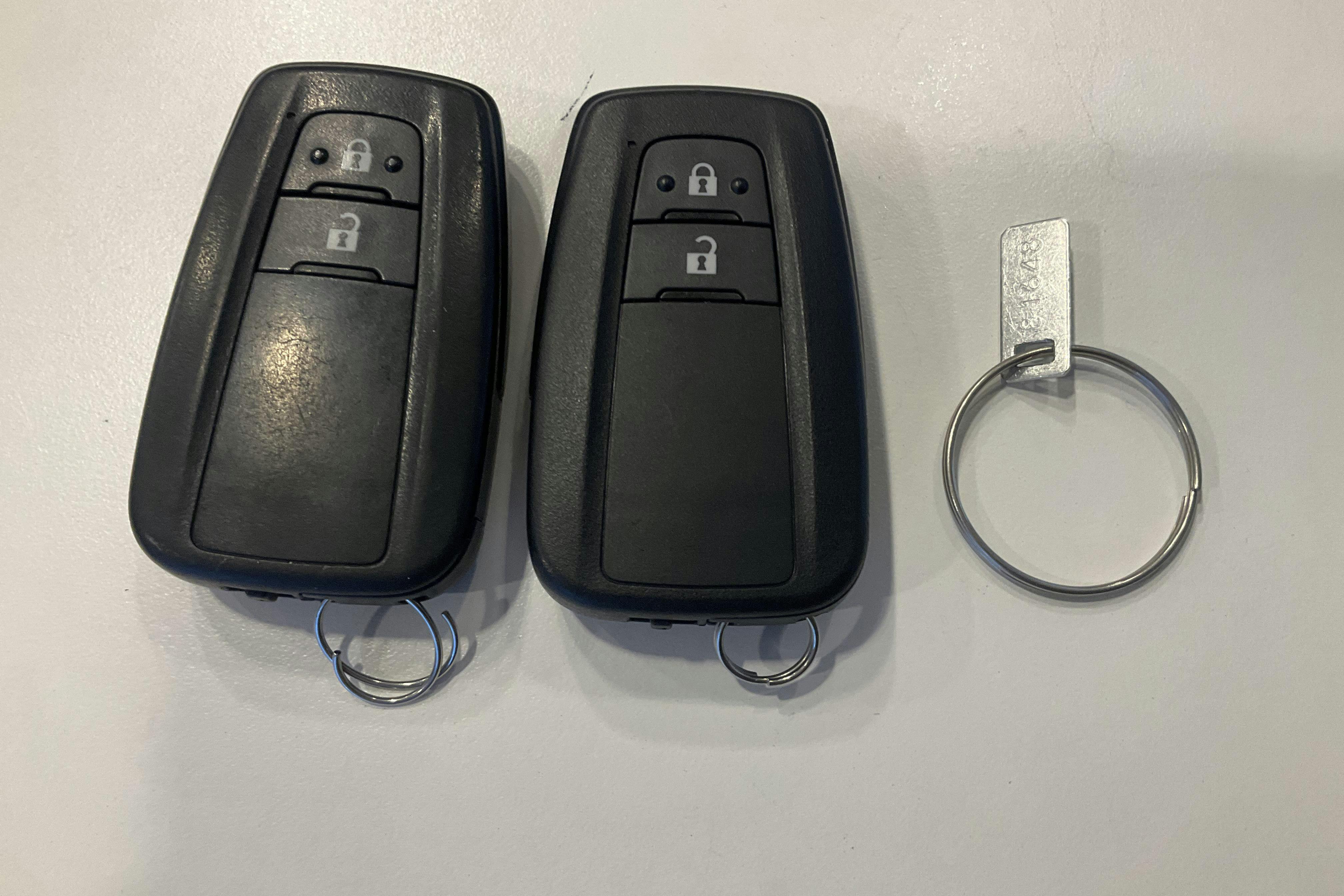 Præsentationsfoto 16 af 16: Toyota Corolla 1.8 Hybrid Touring Sports (122hk) - 181 210 kilometer - Salgsautomat - Hvid - 2020