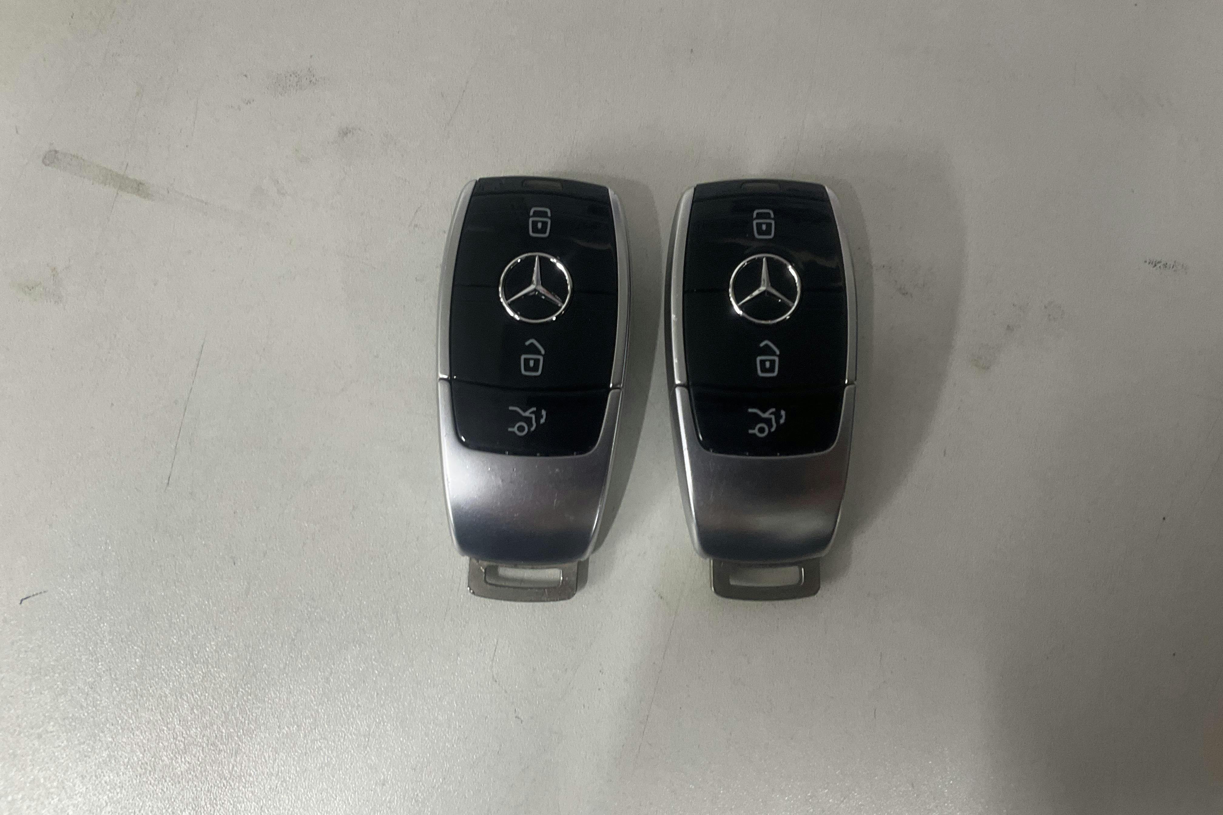 Presentationsfoto 16 av 16: Mercedes E 300 de Sedan 4MATIC W213 (306hk) - 7 343 mil - Automat - vit - 2021