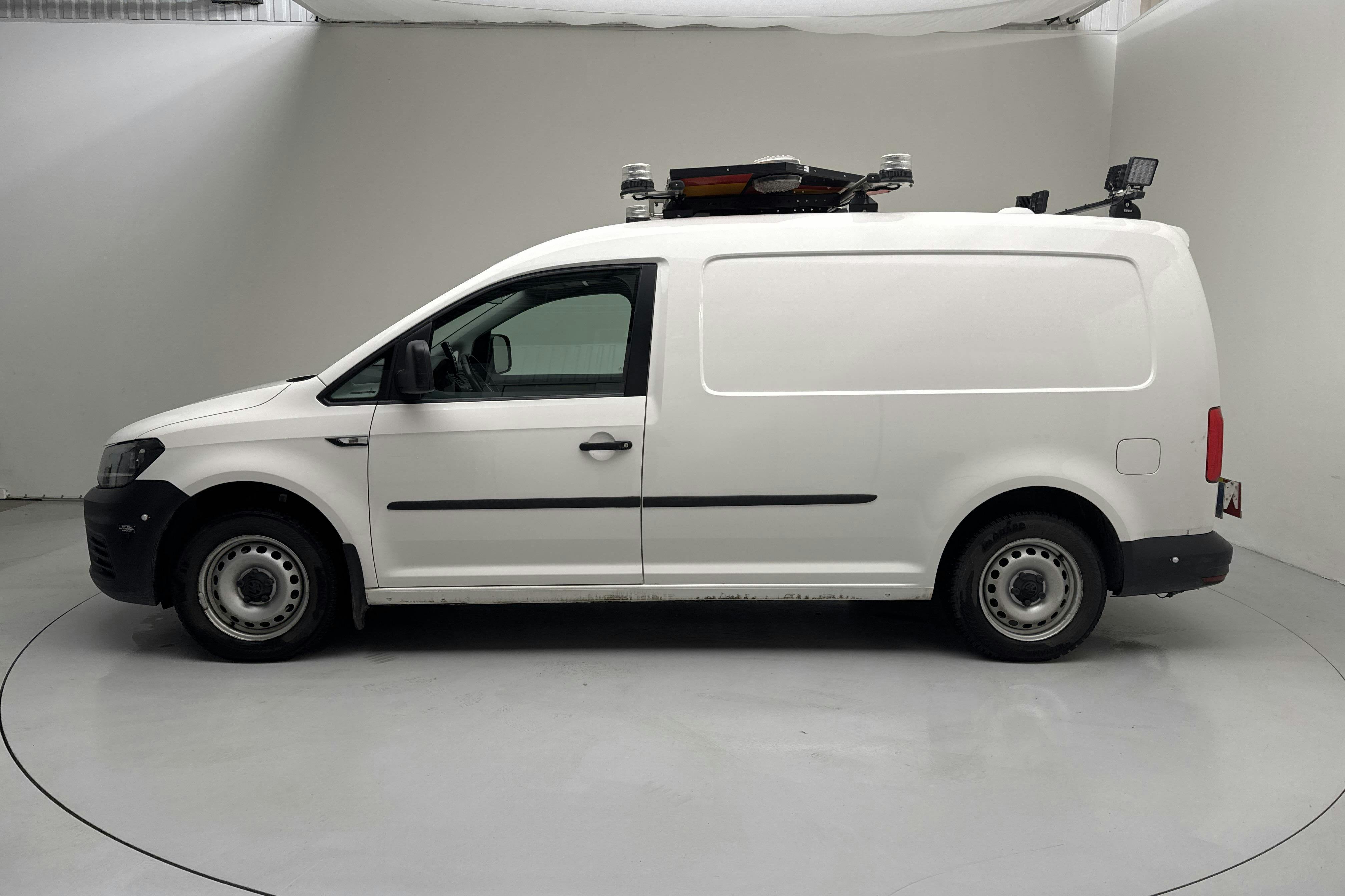 Presentationsfoto 2 av 17: VW Caddy 1.4 TGI Maxi Skåp (110hk) - 8 068 mil - Automat - vit - 2019