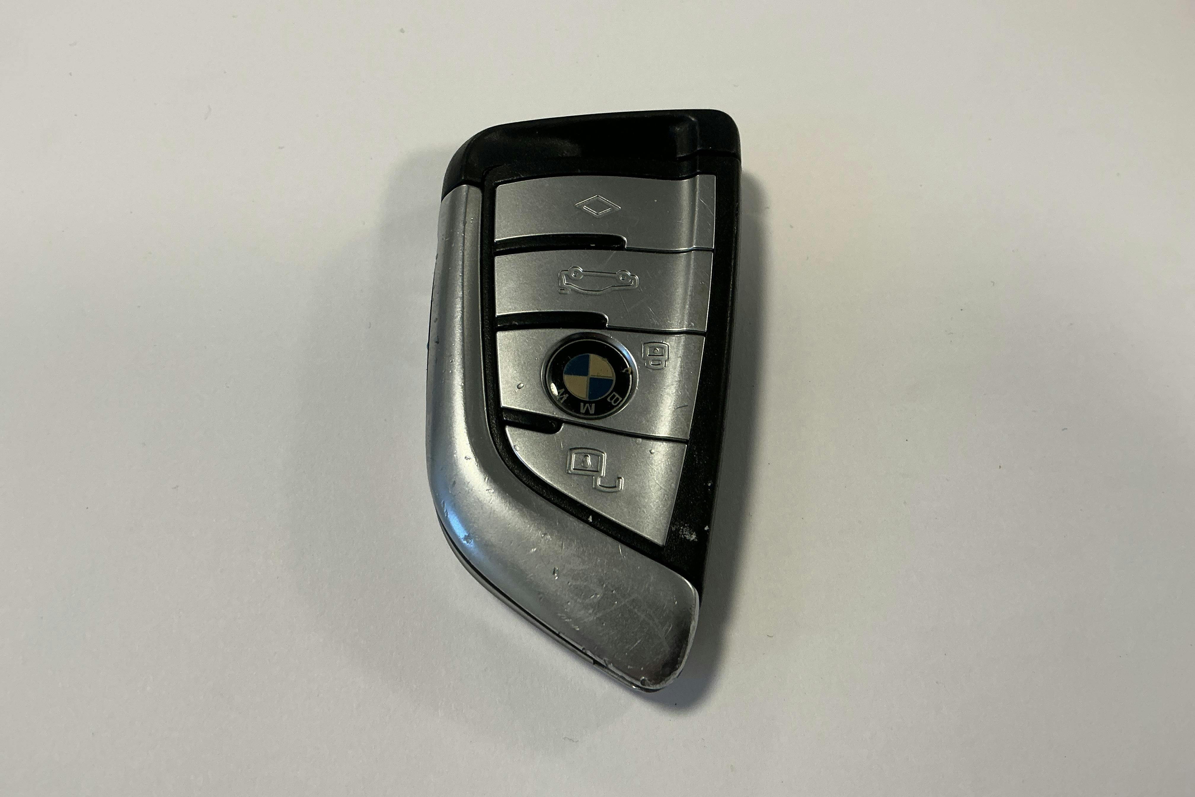 Presentationsfoto 19 av 19: BMW X6 xDrive 40i, G06 (340hk) - 17 893 mil - Automat - vit - 2020